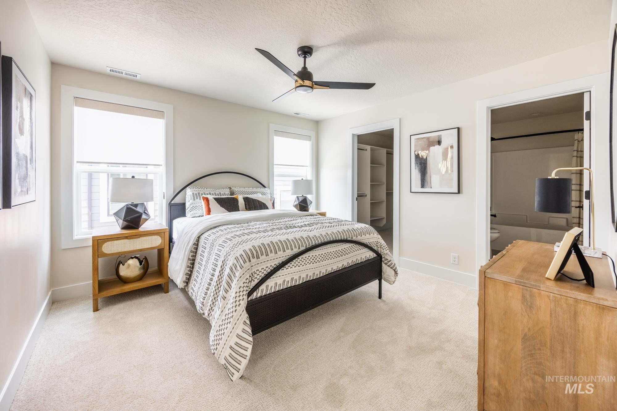 3443 N Holly Oak Way