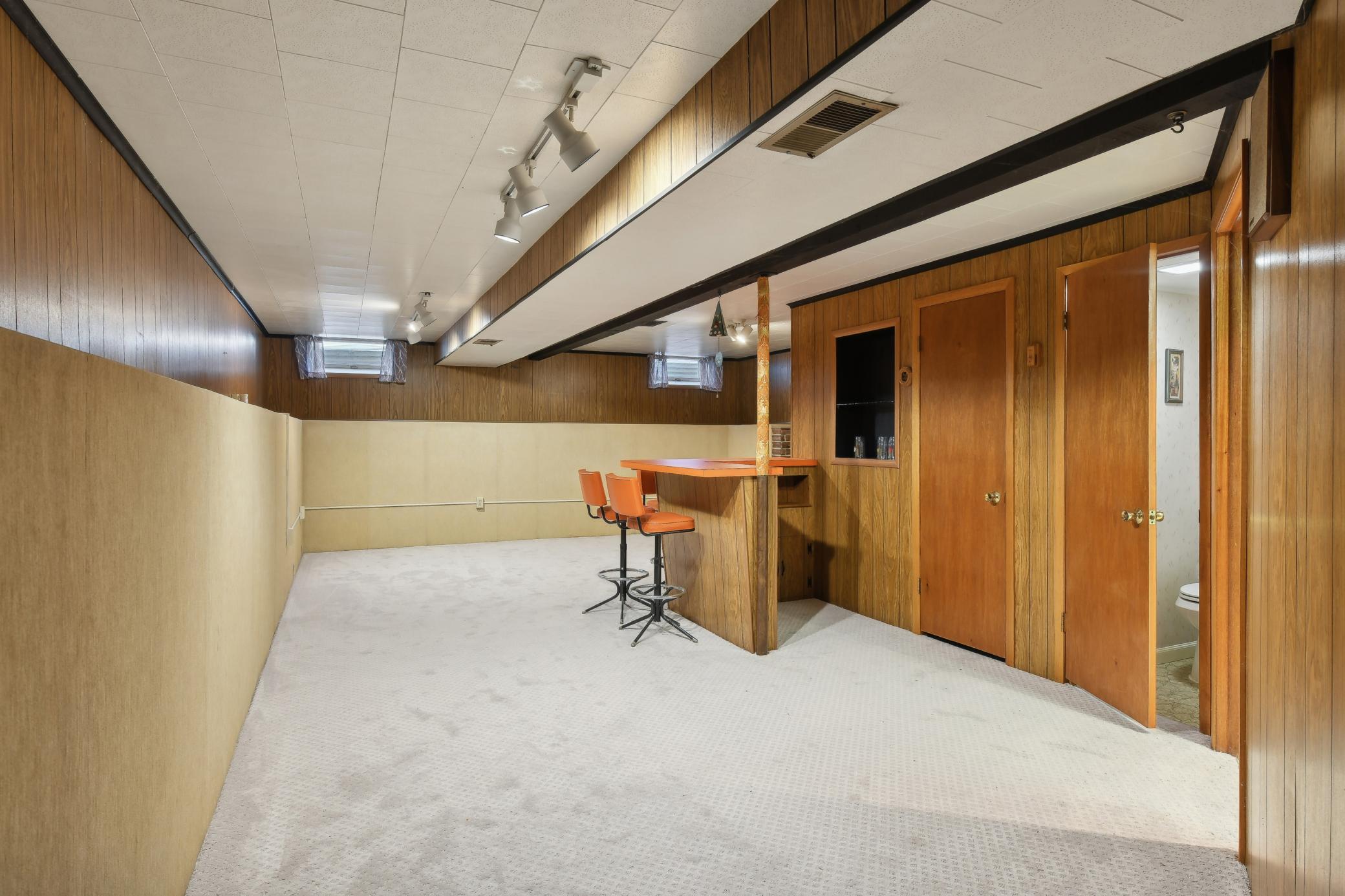 8421 Elliot Avenue S