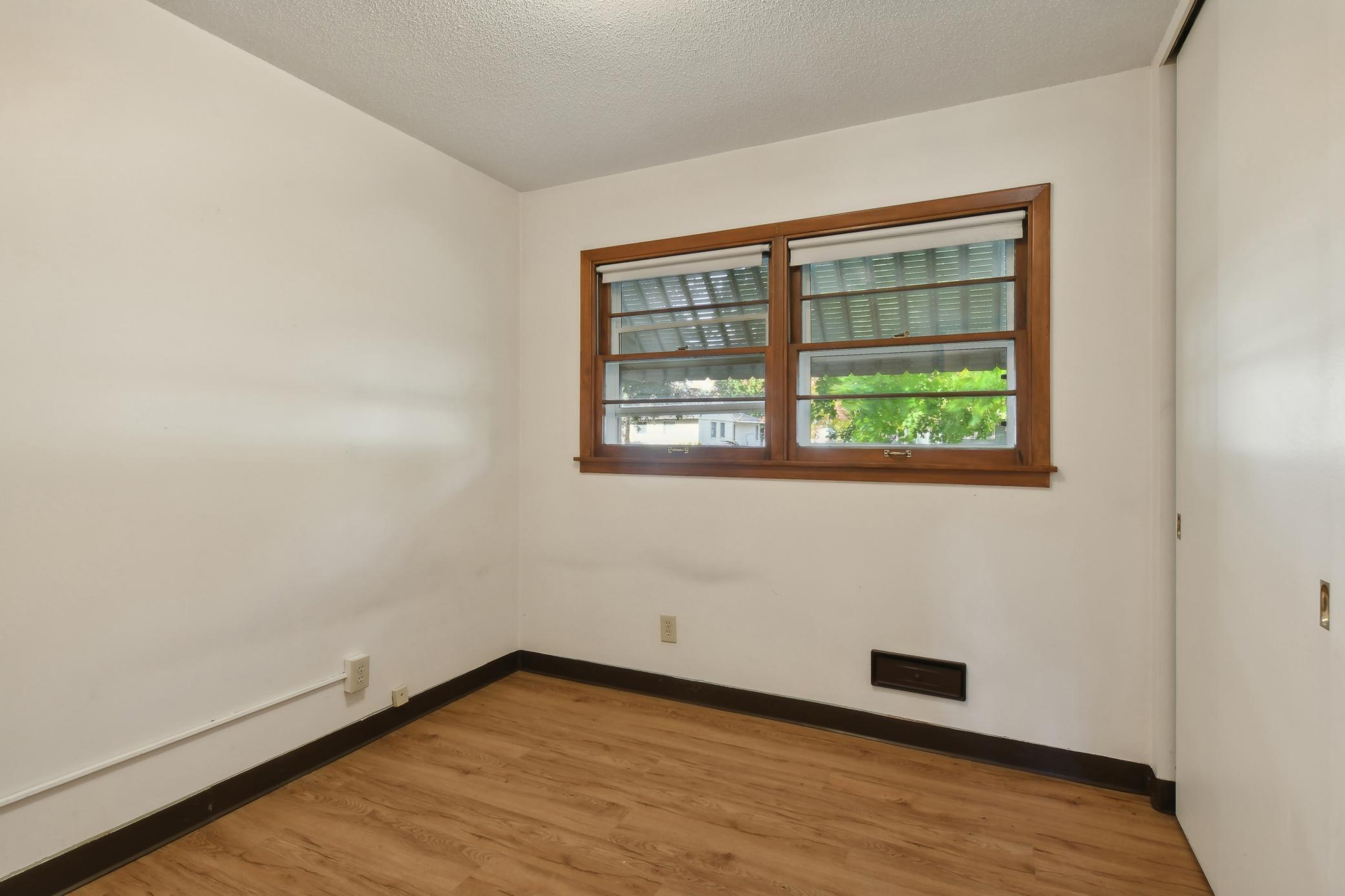 8421 Elliot Avenue S