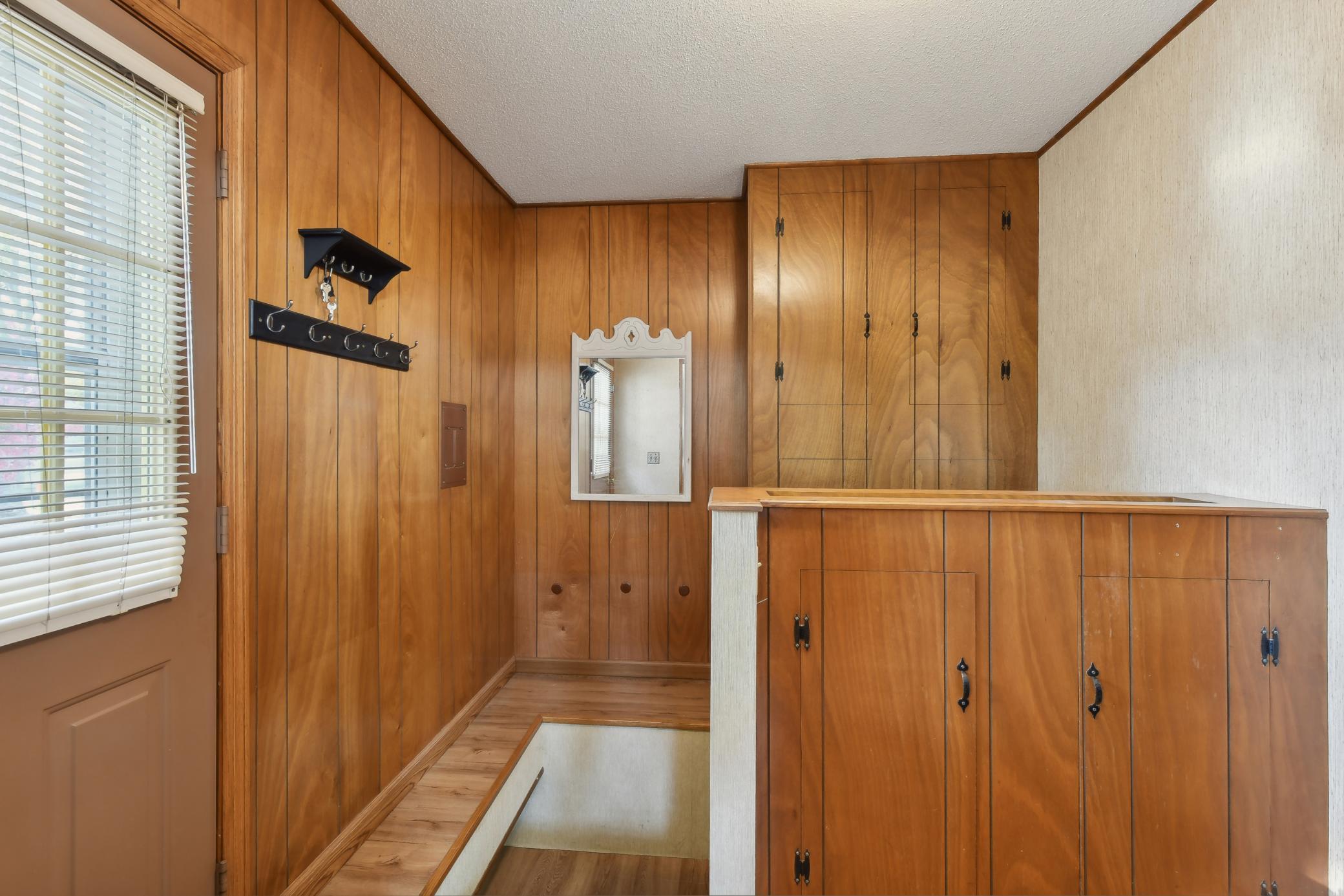 8421 Elliot Avenue S