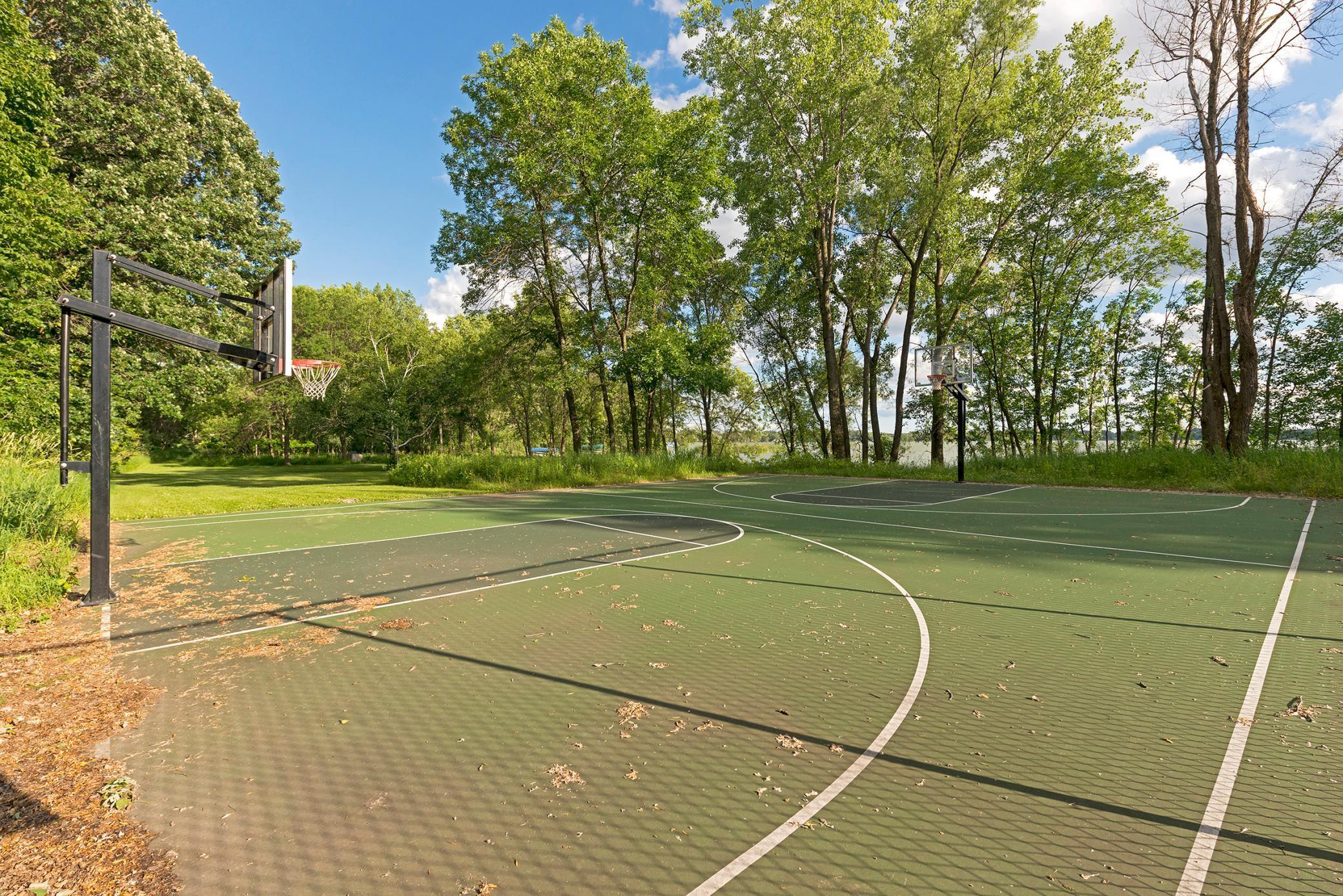 711 Eagle Court