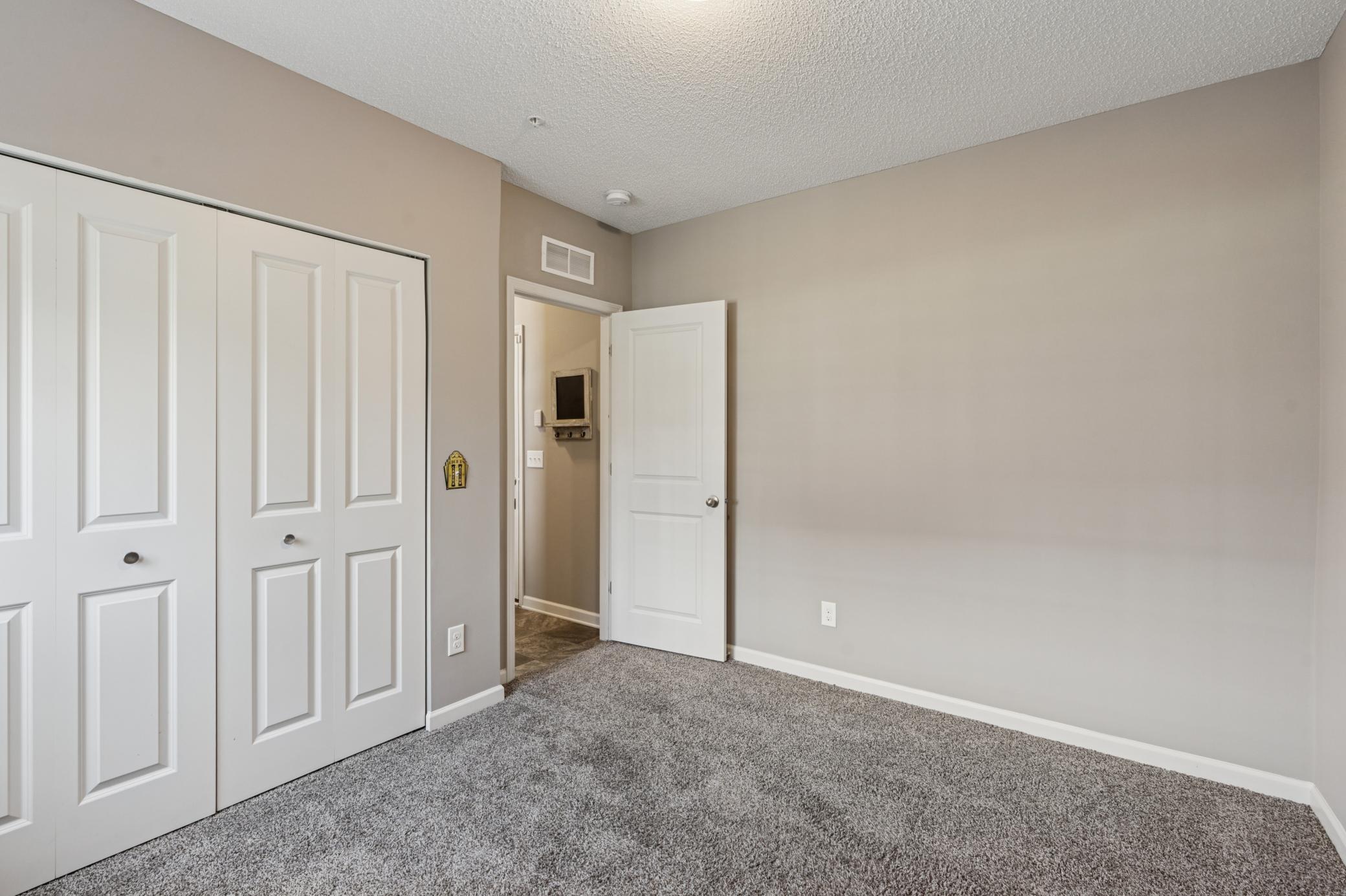 711 Eagle Court