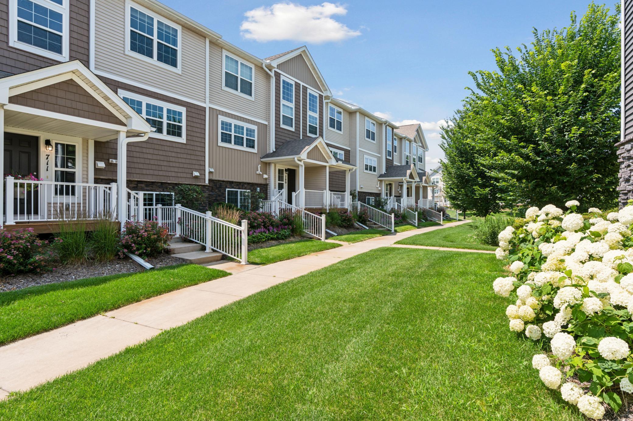 711 Eagle Court