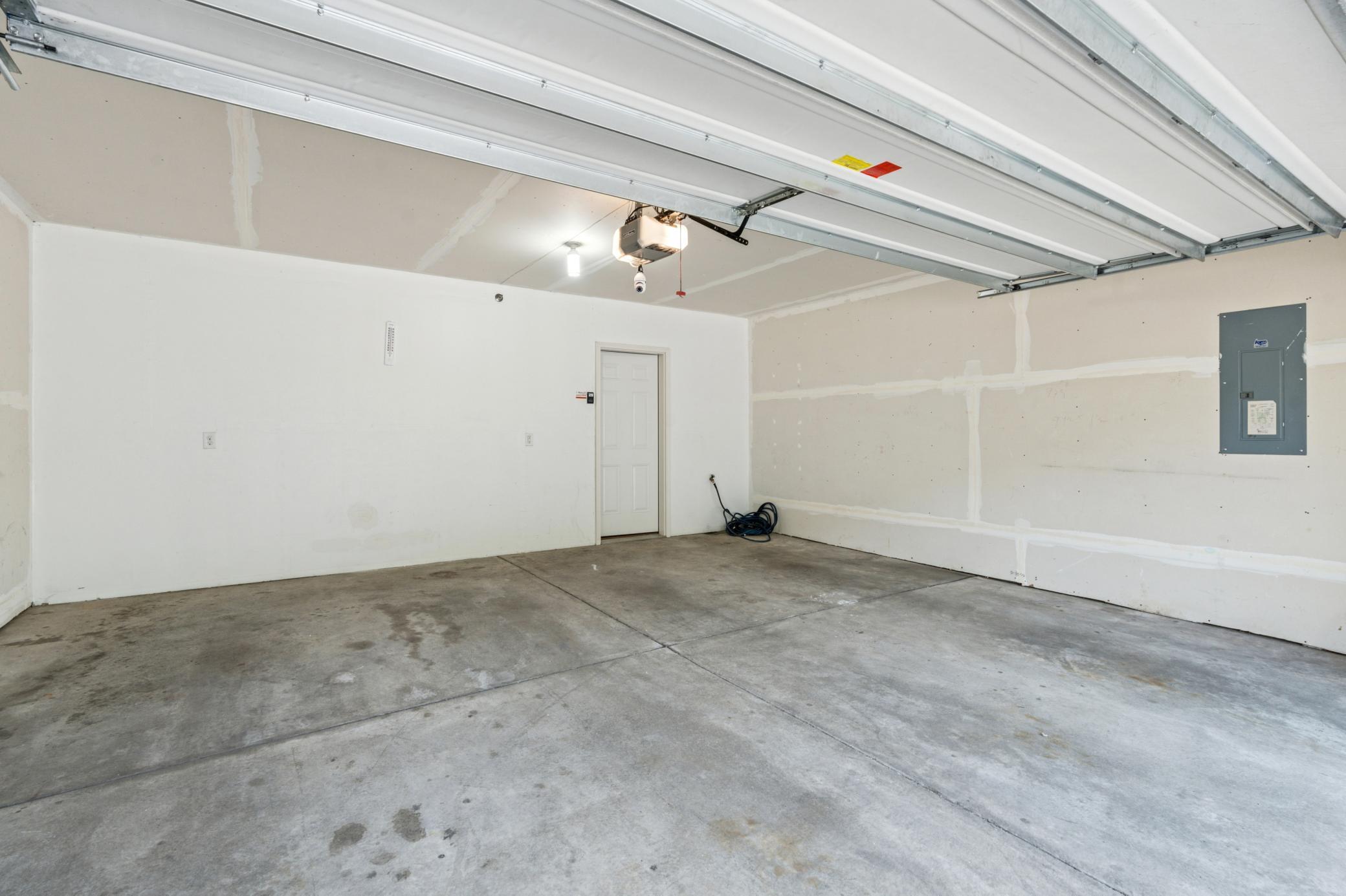 711 Eagle Court