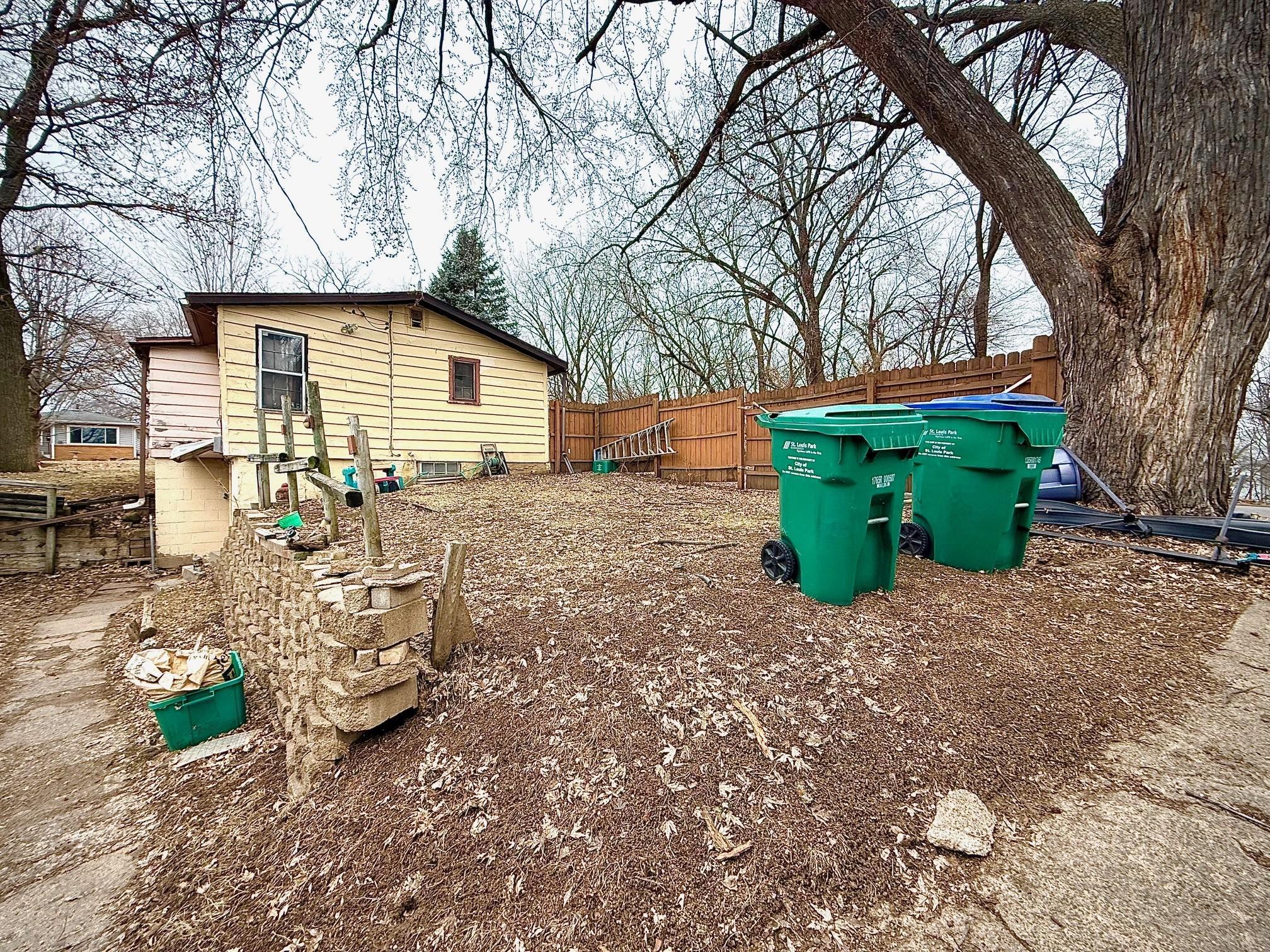 2701 Blackstone Avenue