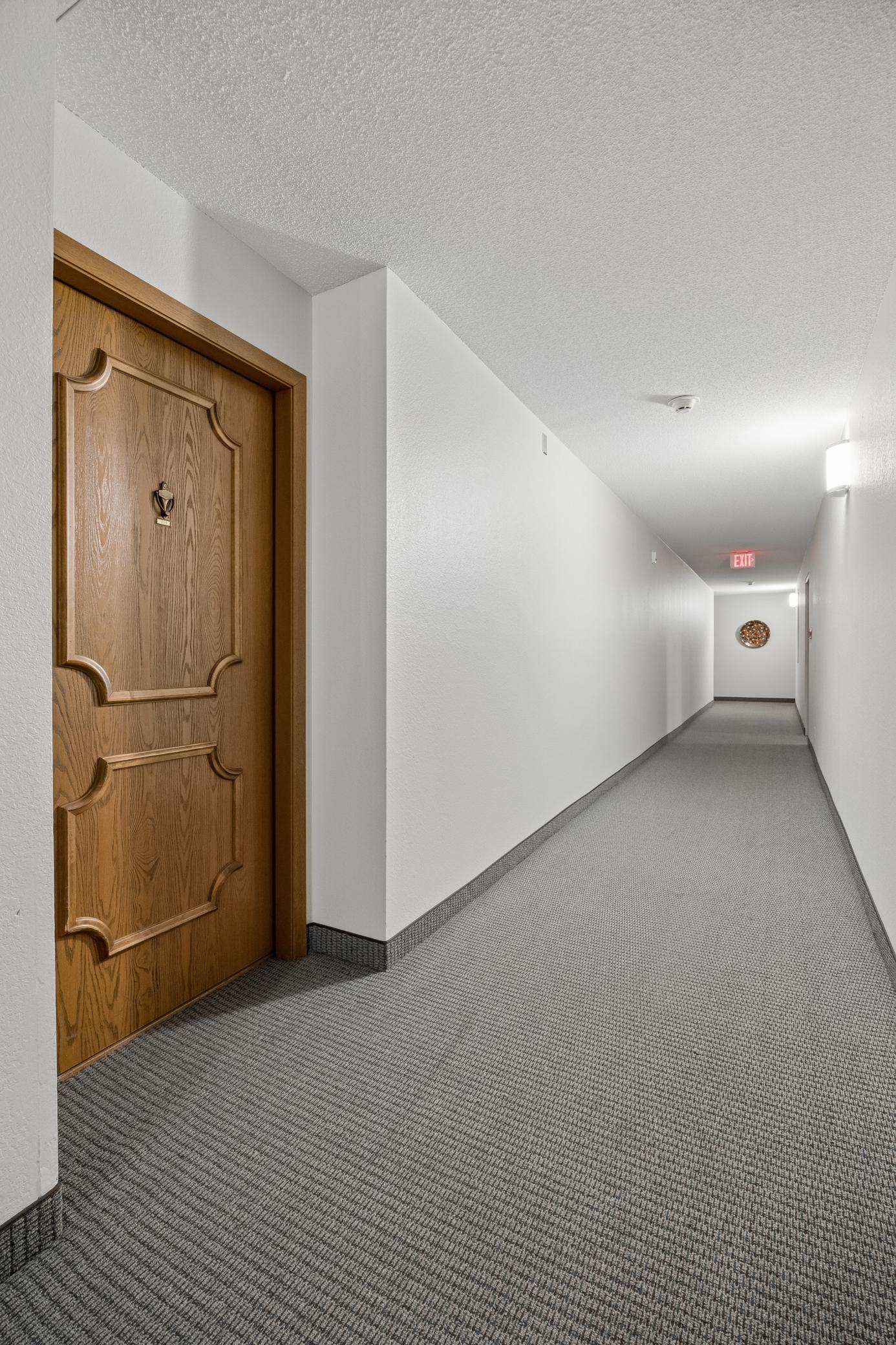 35 Nathan Lane N Unit: 303