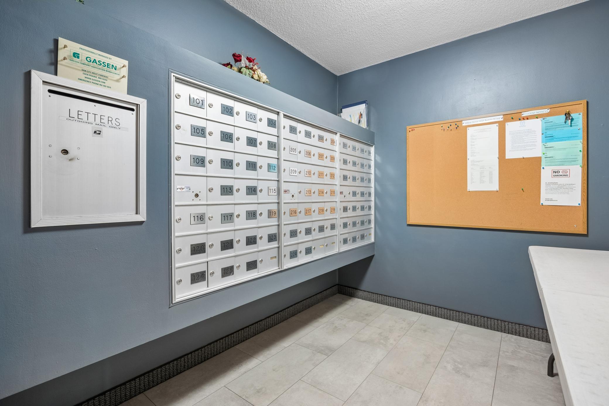 35 Nathan Lane N Unit: 303