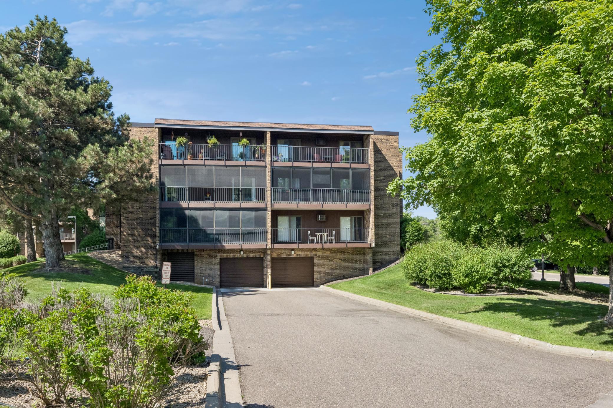 35 Nathan Lane N Unit: 303