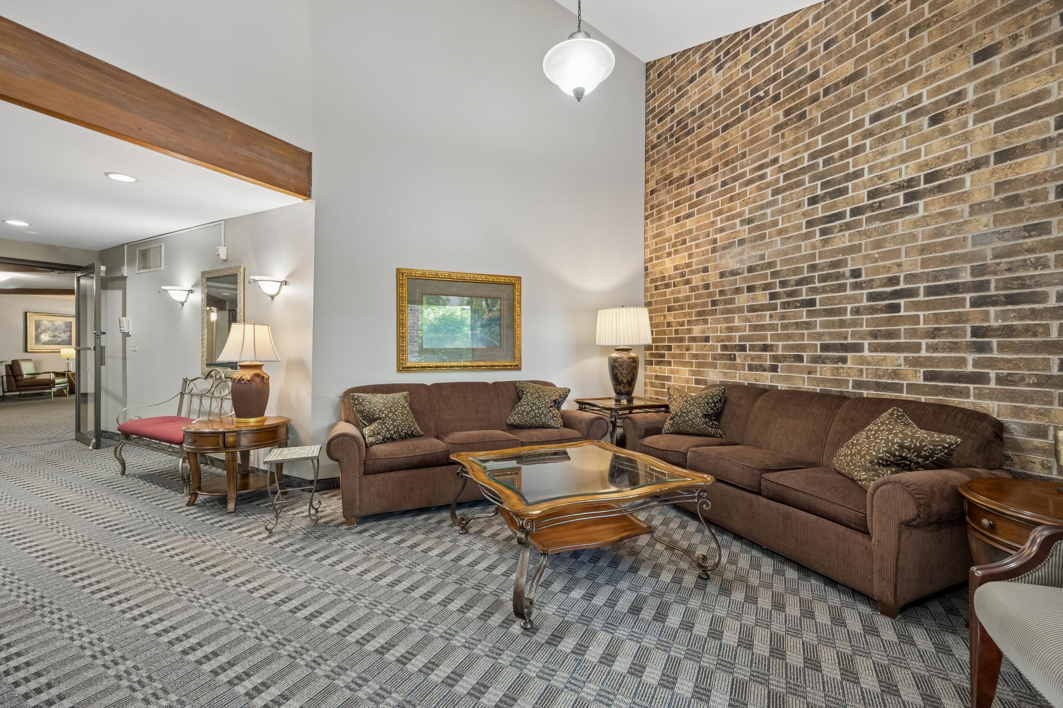 35 Nathan Lane N Unit: 303