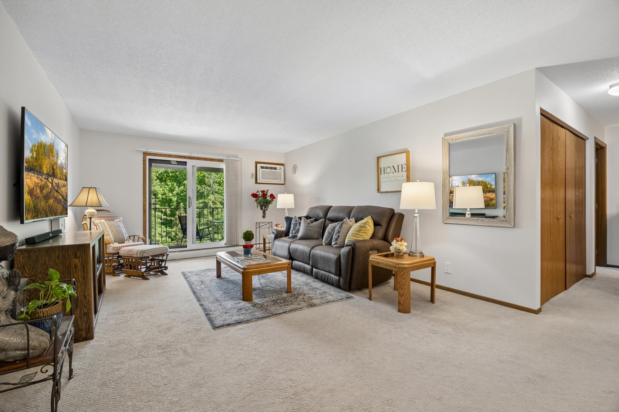 35 Nathan Lane N Unit: 303
