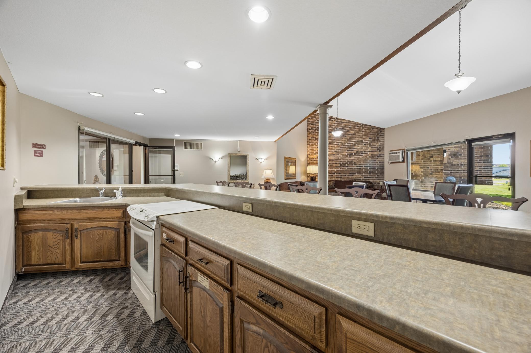 35 Nathan Lane N Unit: 303