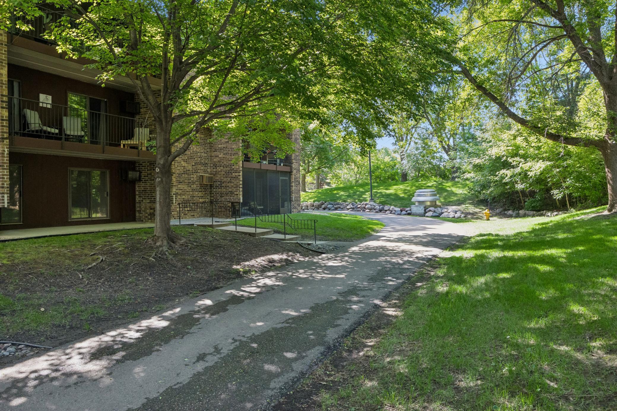 35 Nathan Lane N Unit: 303