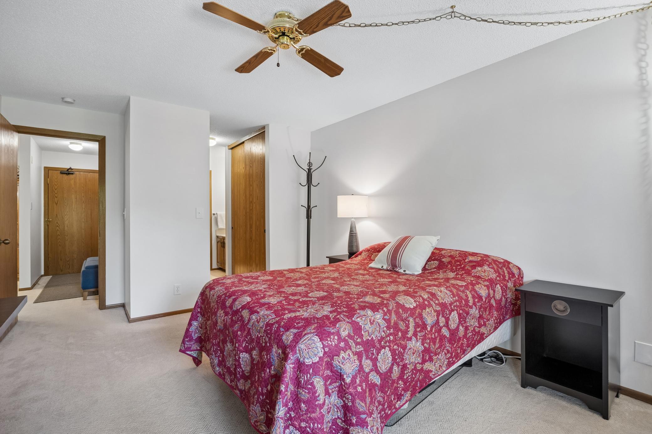 35 Nathan Lane N Unit: 303