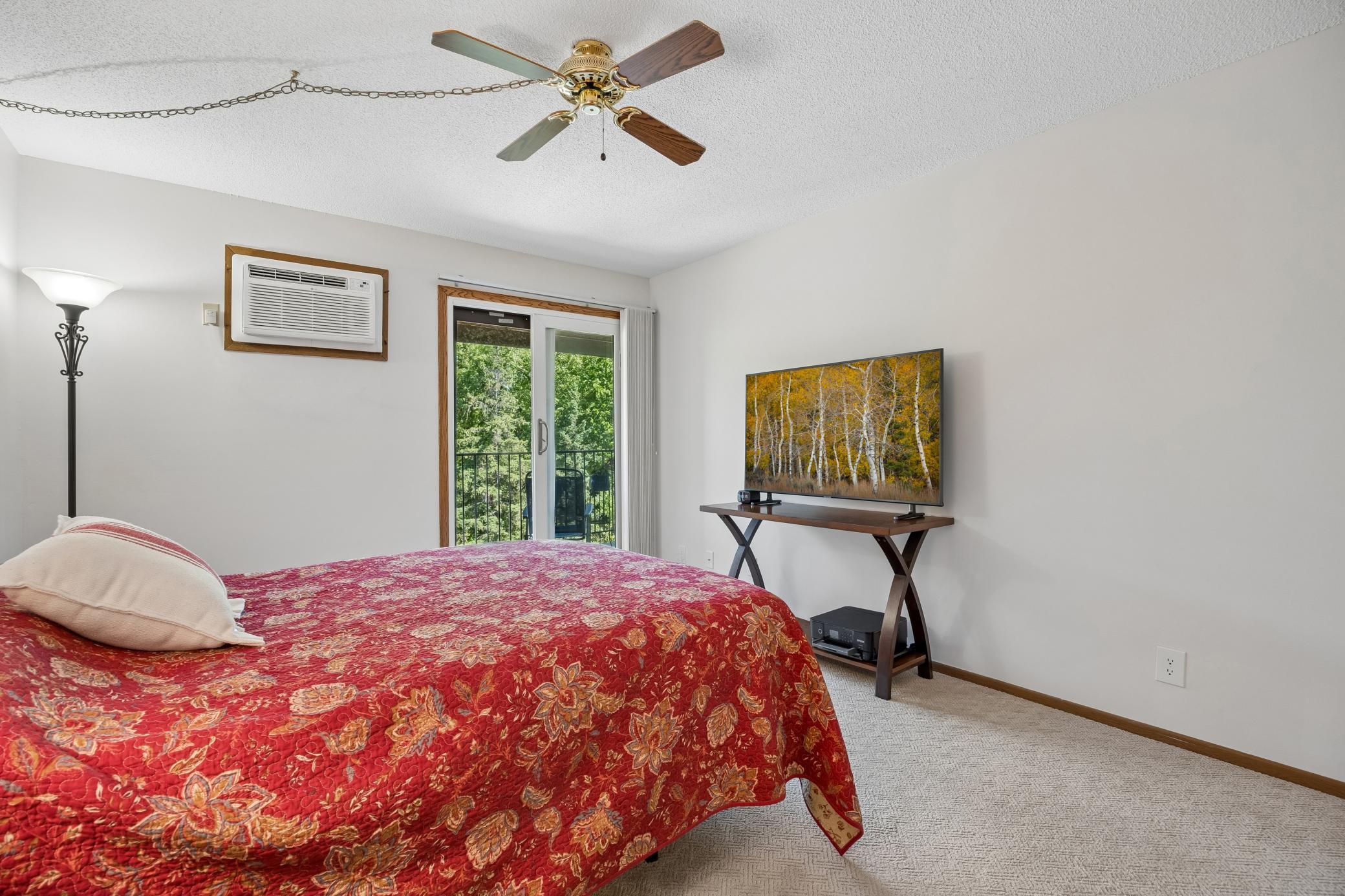 35 Nathan Lane N Unit: 303
