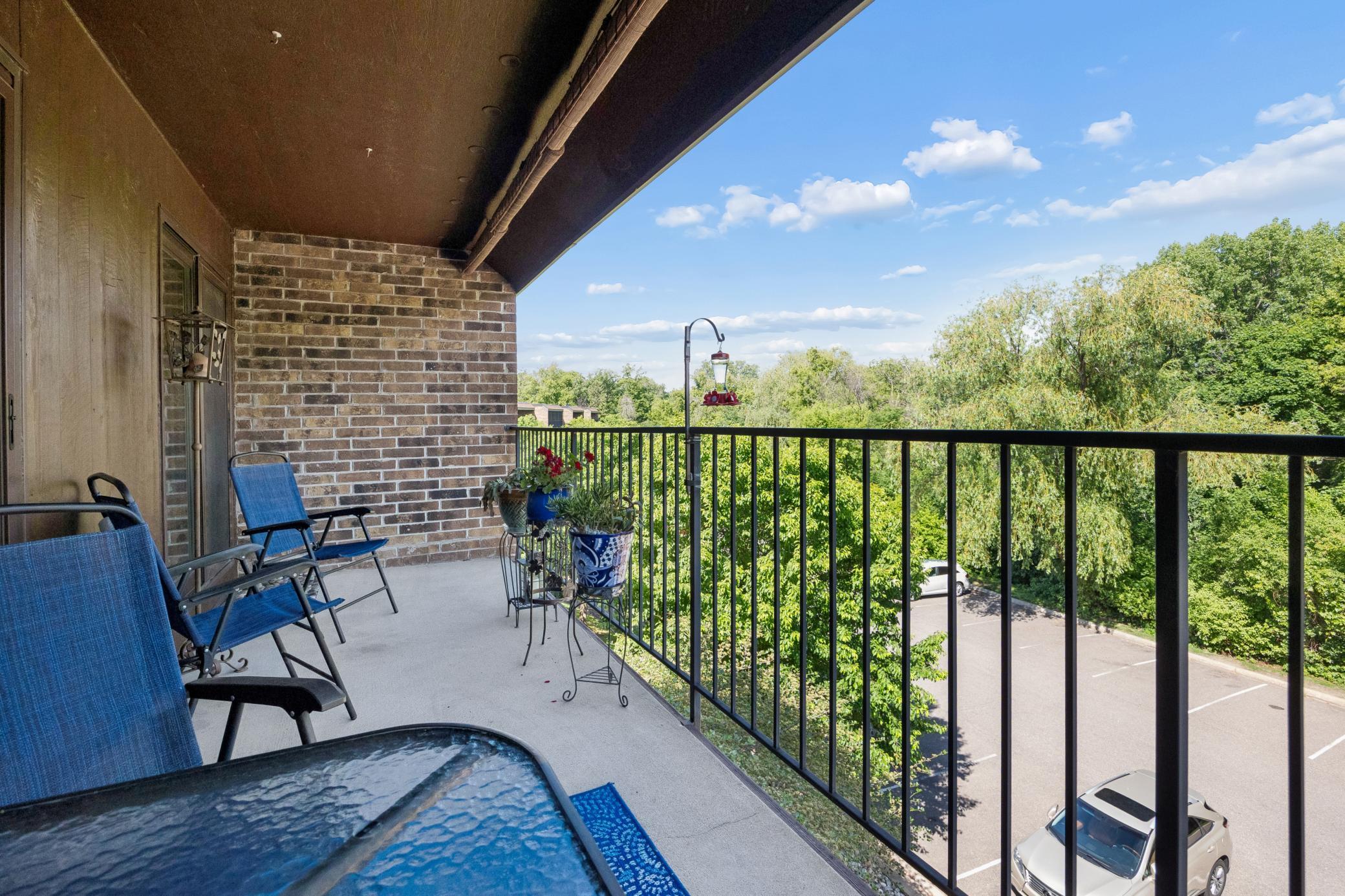 35 Nathan Lane N Unit: 303