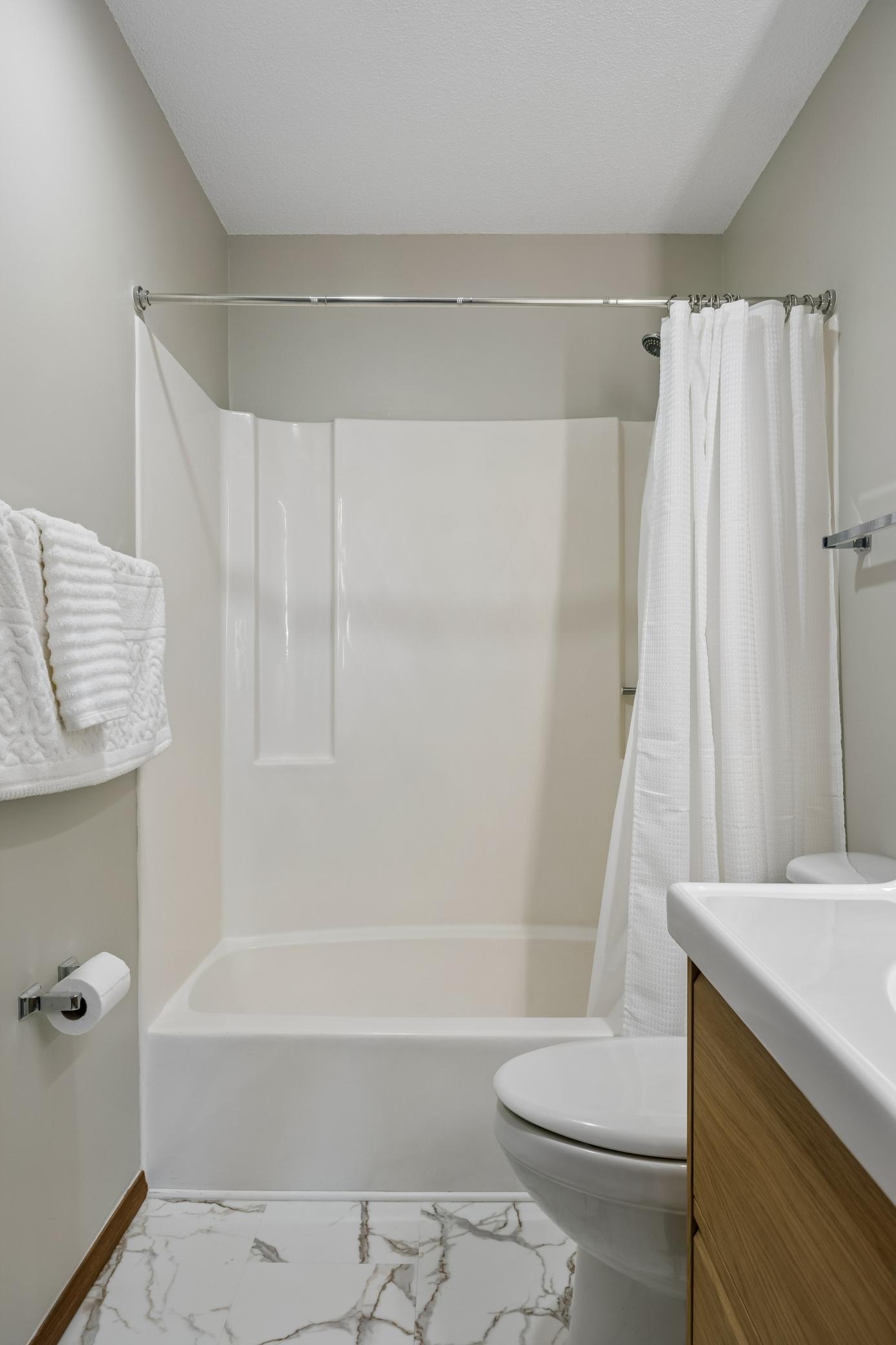 35 Nathan Lane N Unit: 303