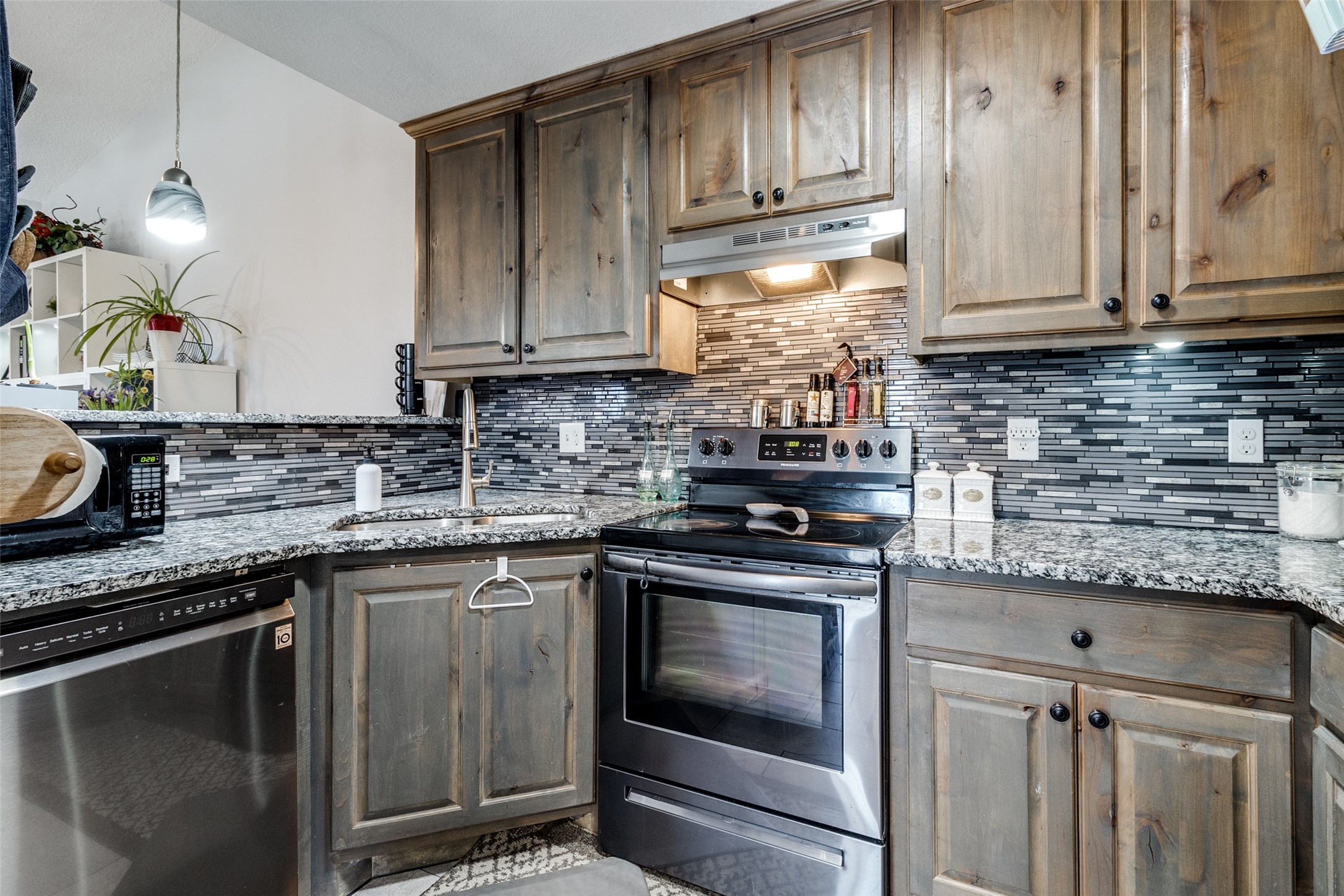 8545 Midpark Road 40