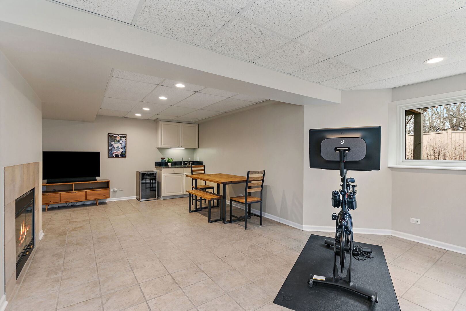 233 North Bay Court Unit: 1121