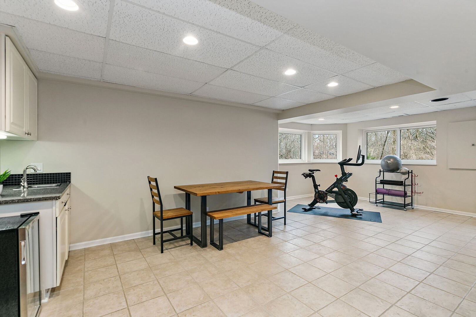 233 North Bay Court Unit: 1121