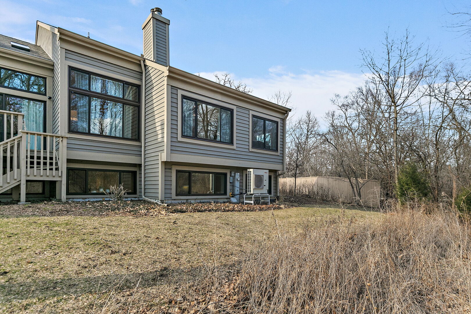 233 North Bay Court Unit: 1121