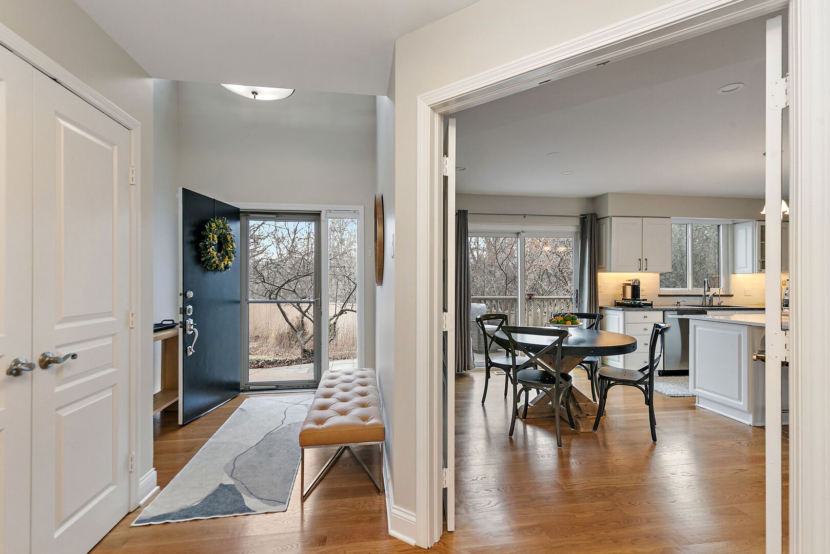 233 North Bay Court Unit: 1121