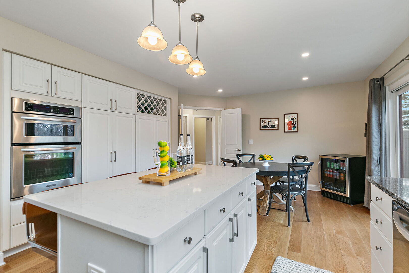 233 North Bay Court Unit: 1121