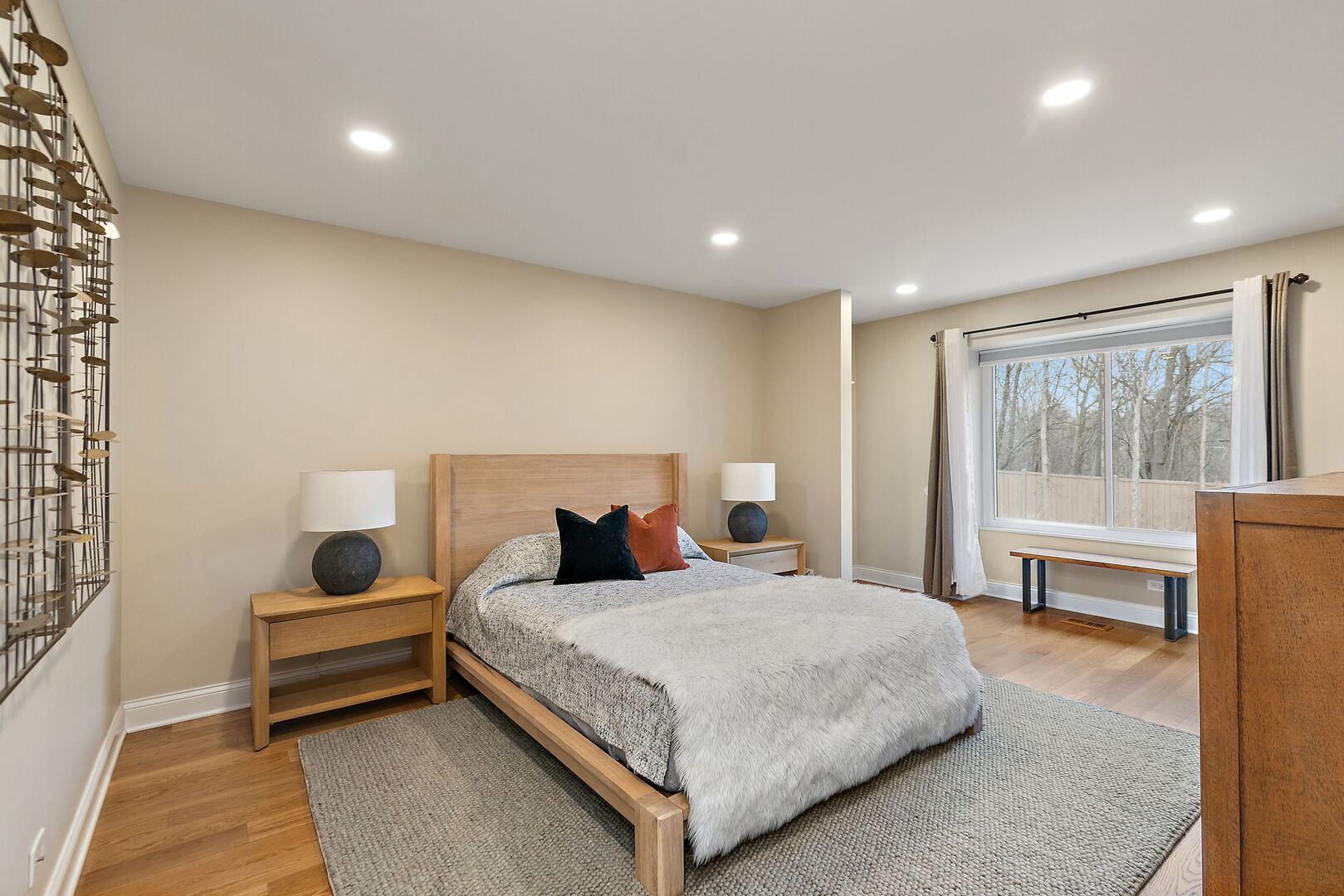 233 North Bay Court Unit: 1121