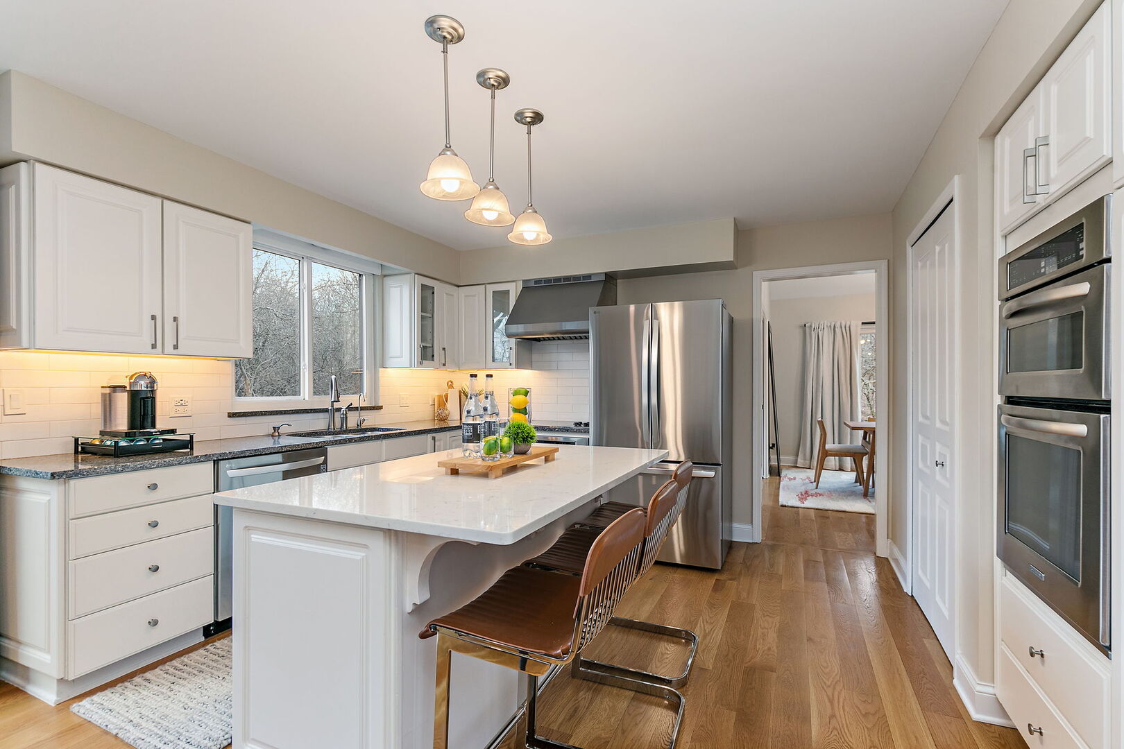 233 North Bay Court Unit: 1121