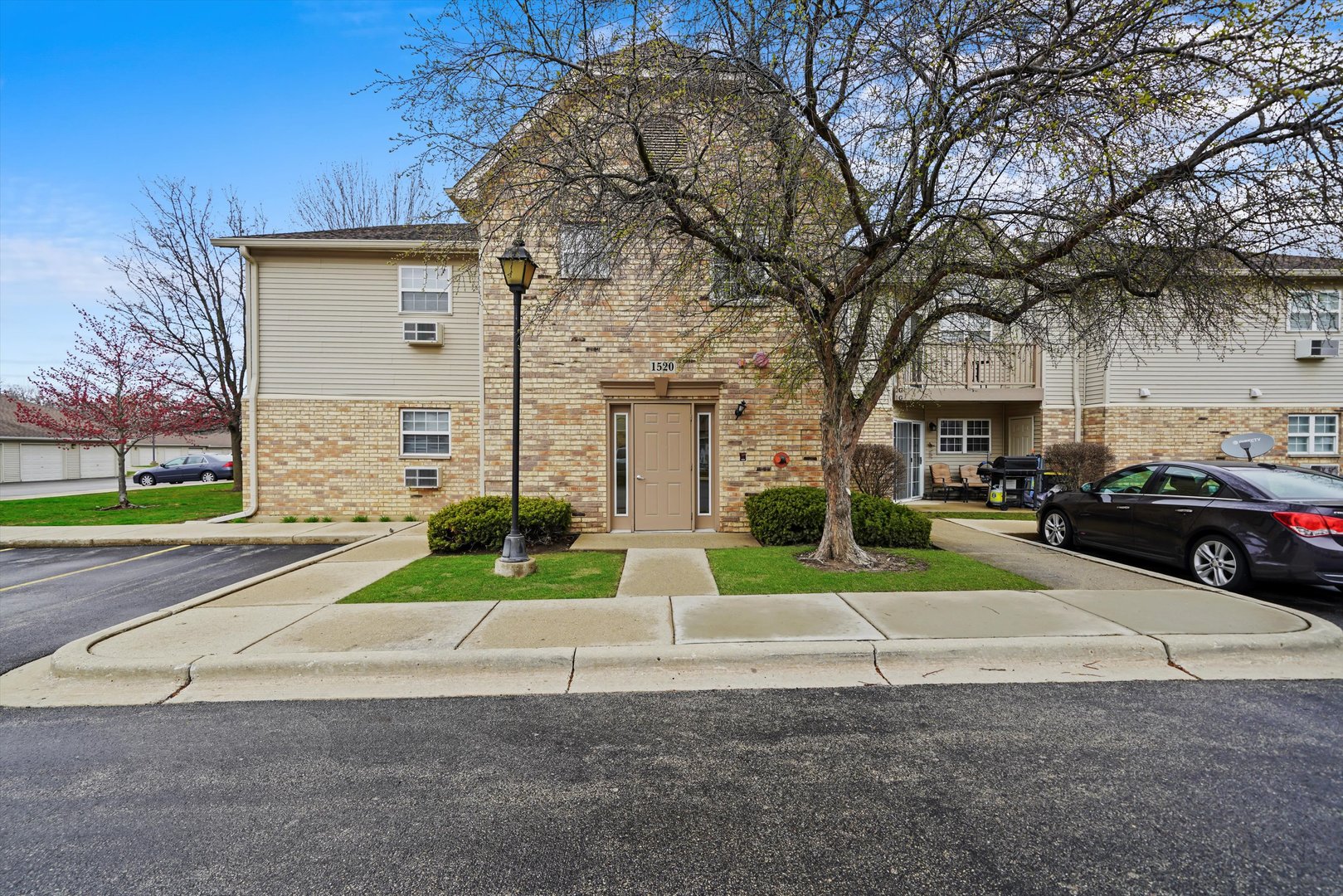 1520 W Sand Bar Court Unit: 1B