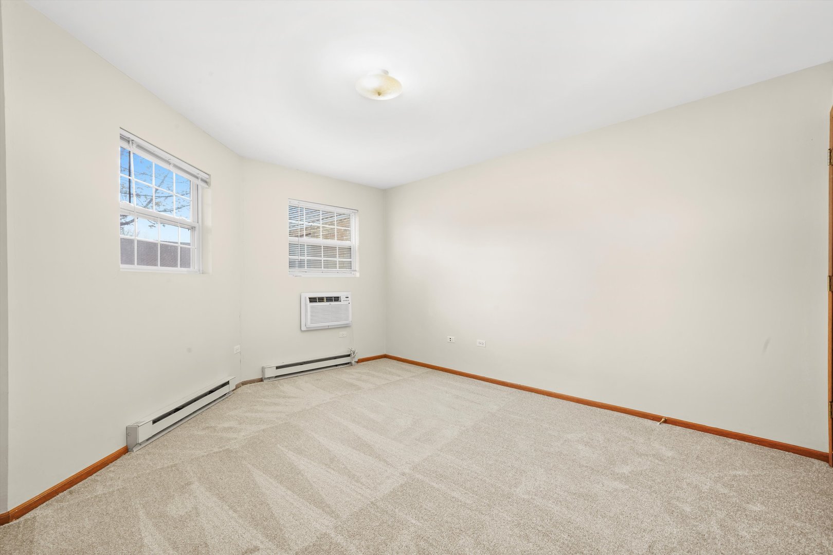 1520 W Sand Bar Court Unit: 1B