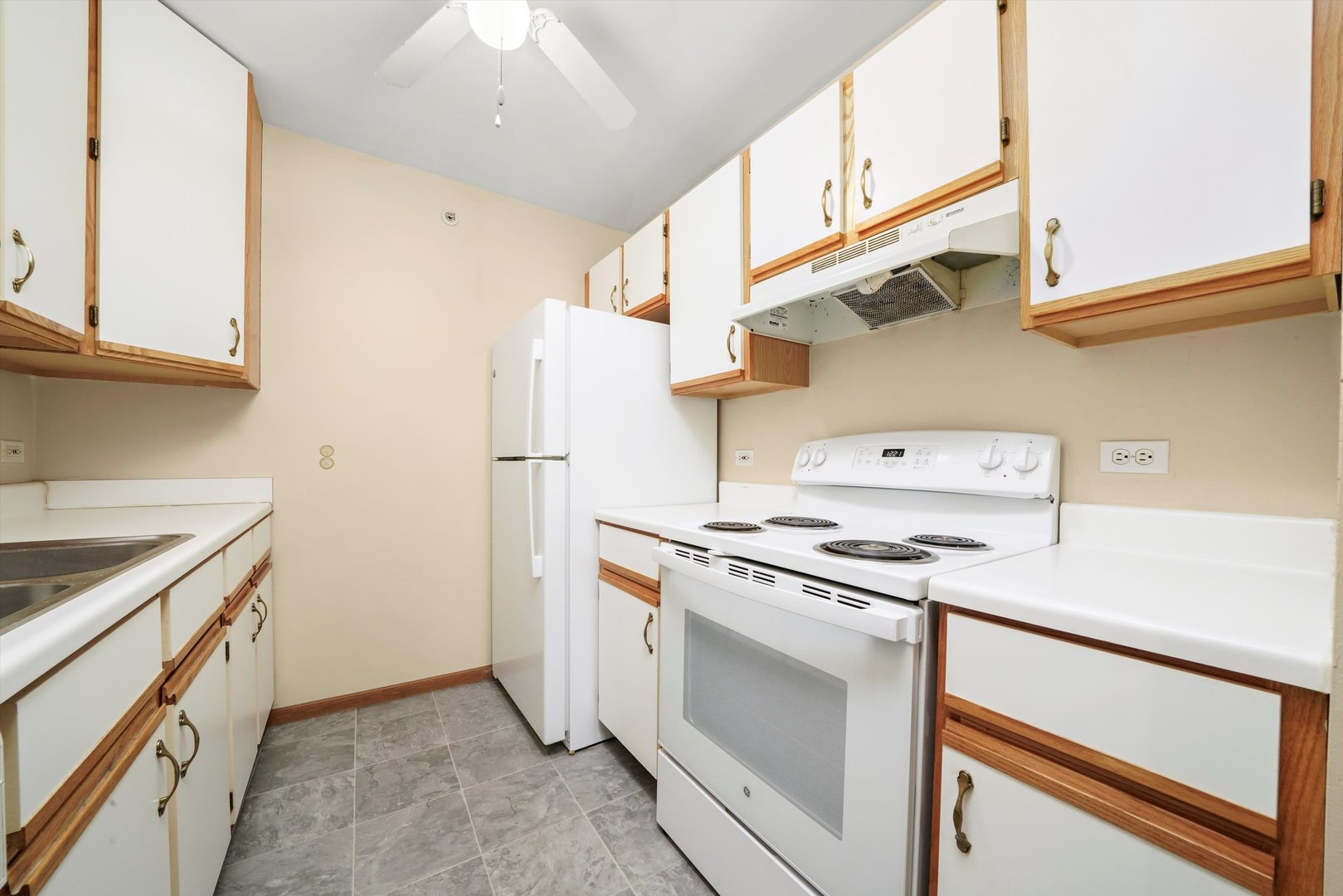 1520 W Sand Bar Court Unit: 1B