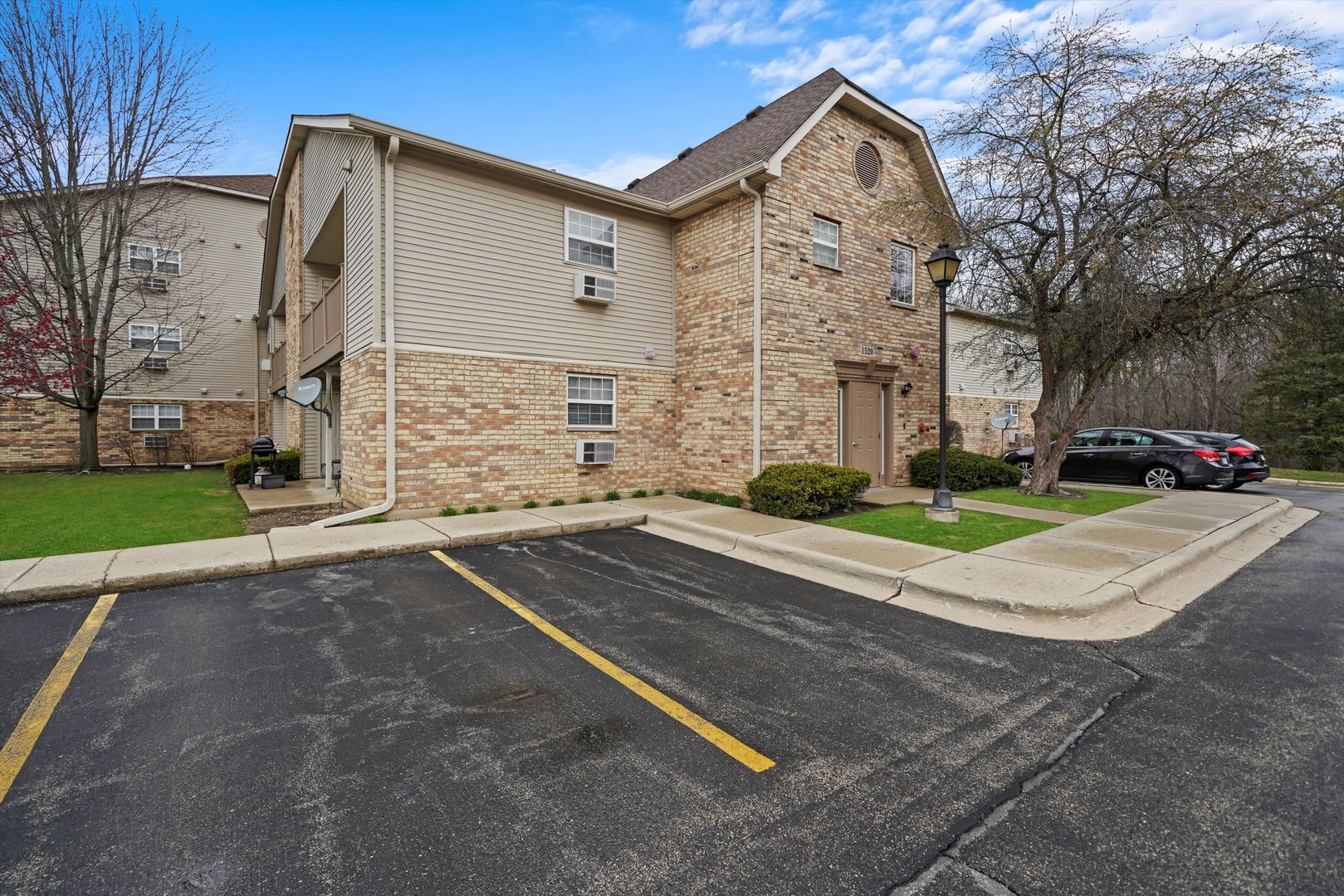 1520 W Sand Bar Court Unit: 1B