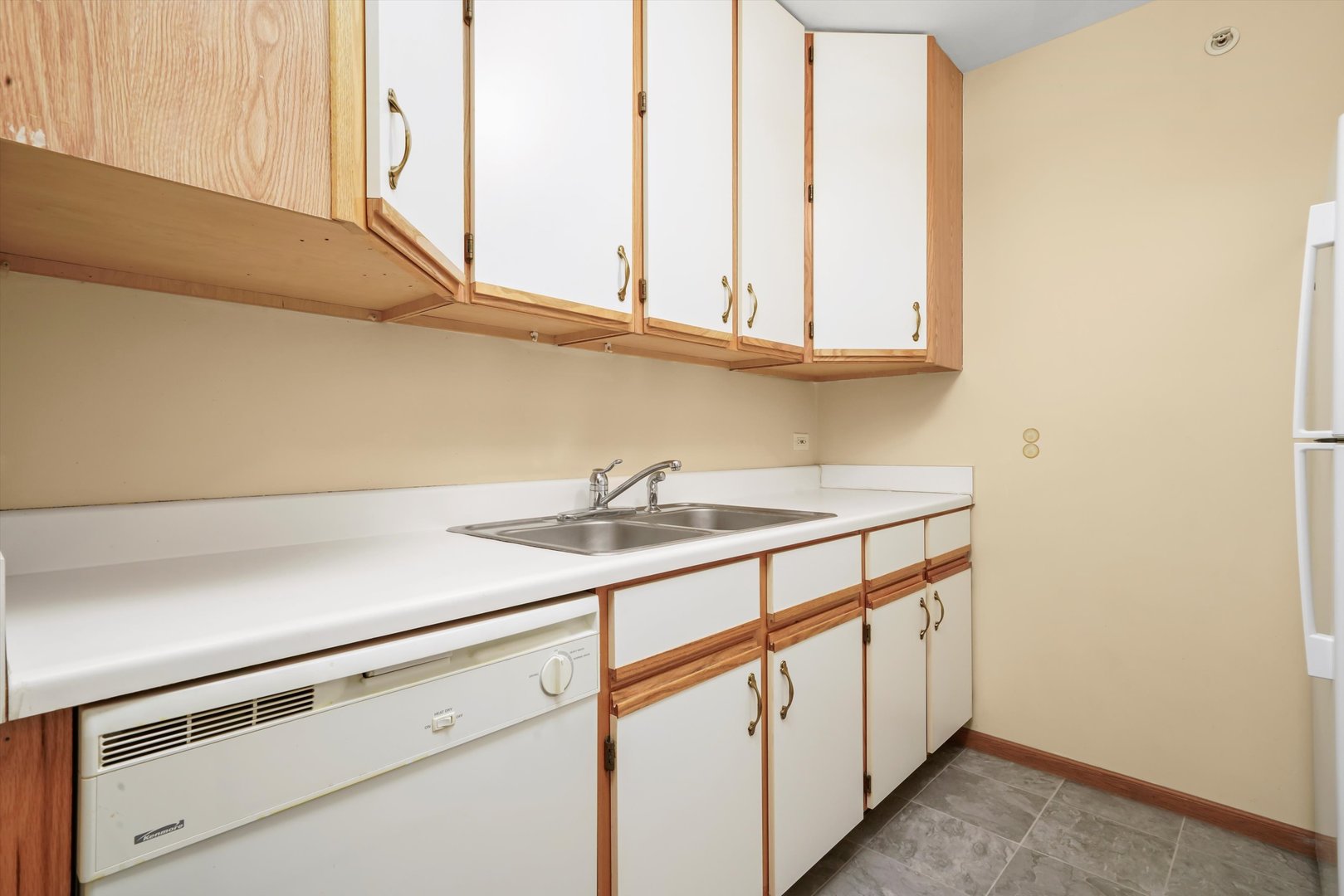 1520 W Sand Bar Court Unit: 1B