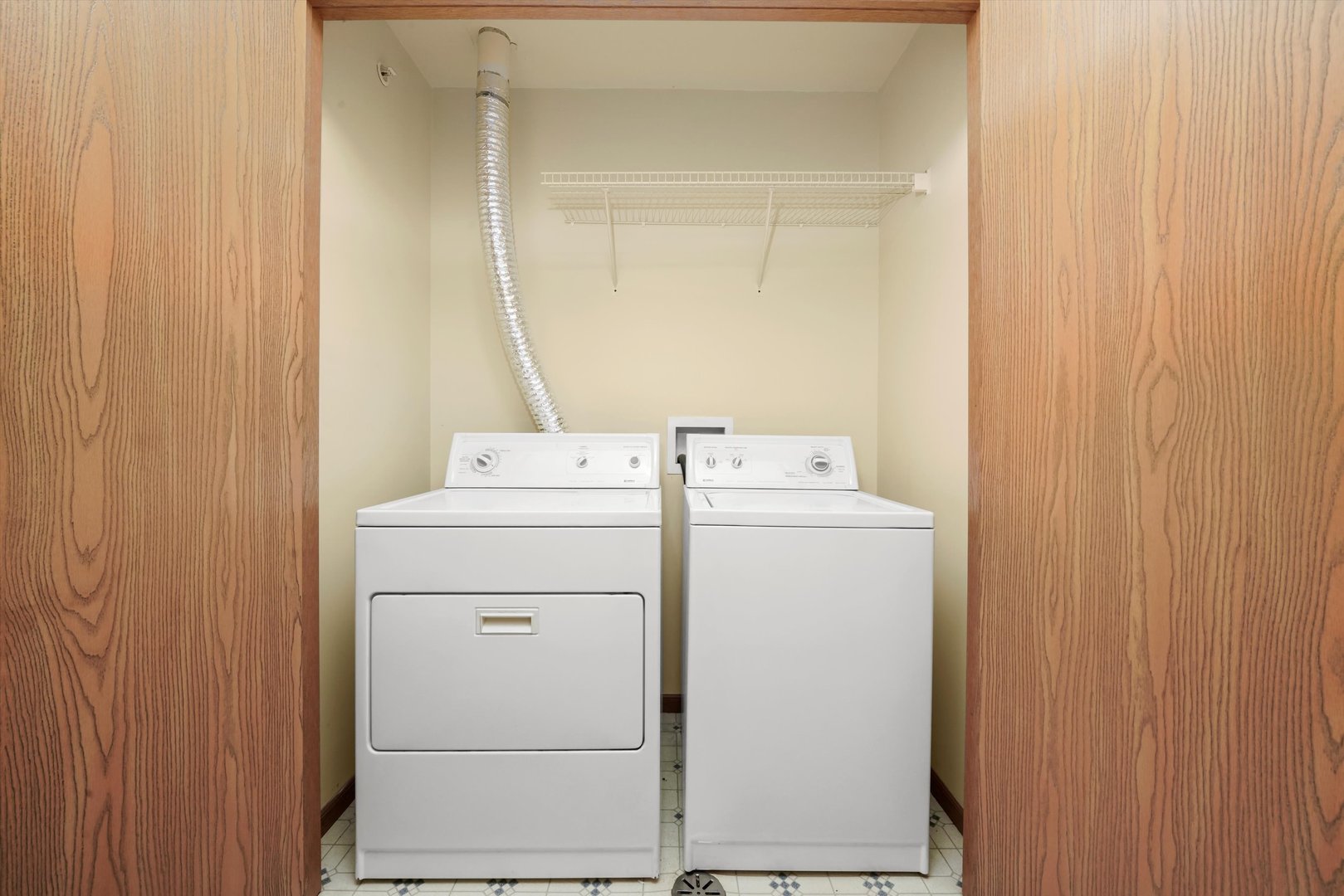 1520 W Sand Bar Court Unit: 1B