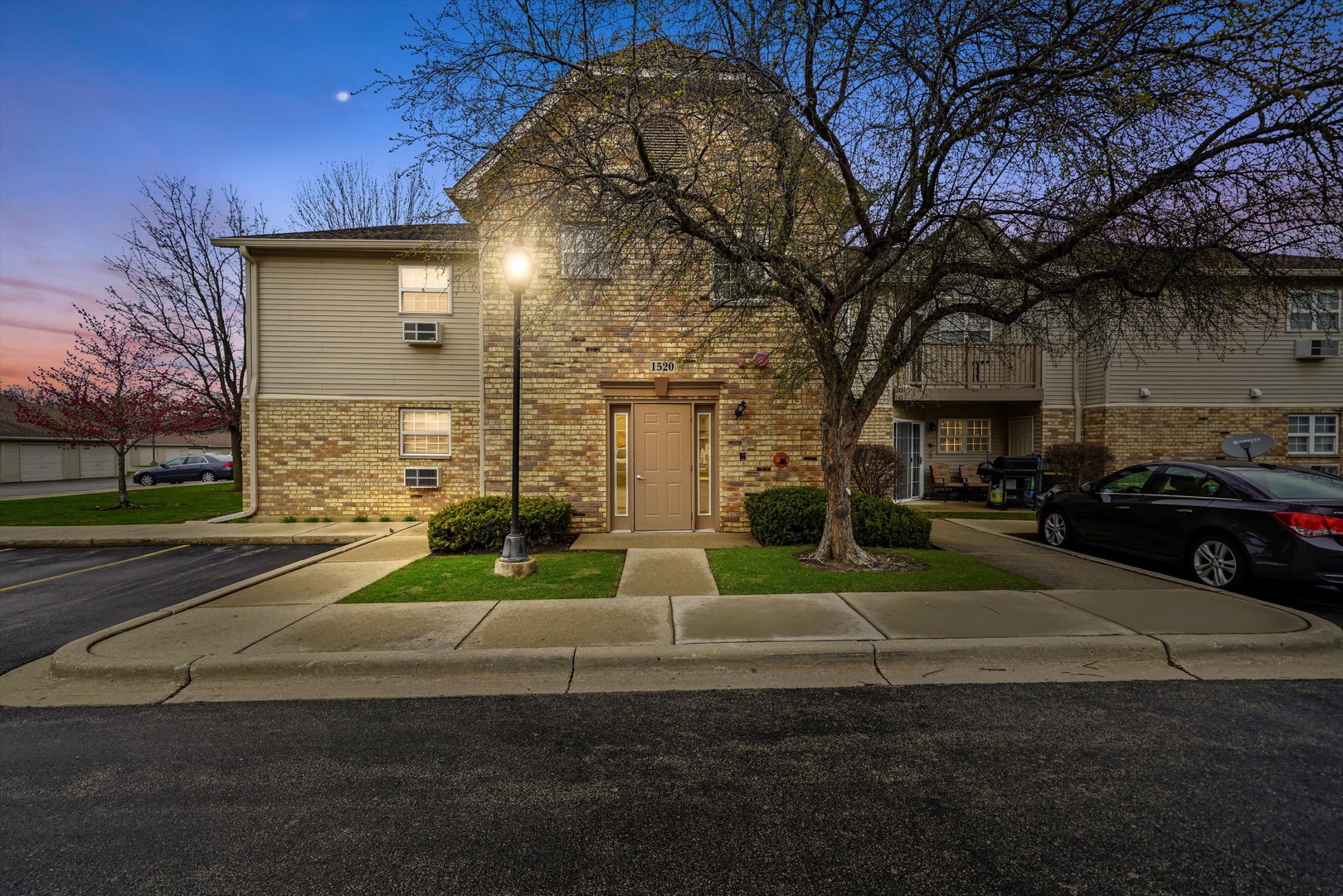 1520 W Sand Bar Court Unit: 1B