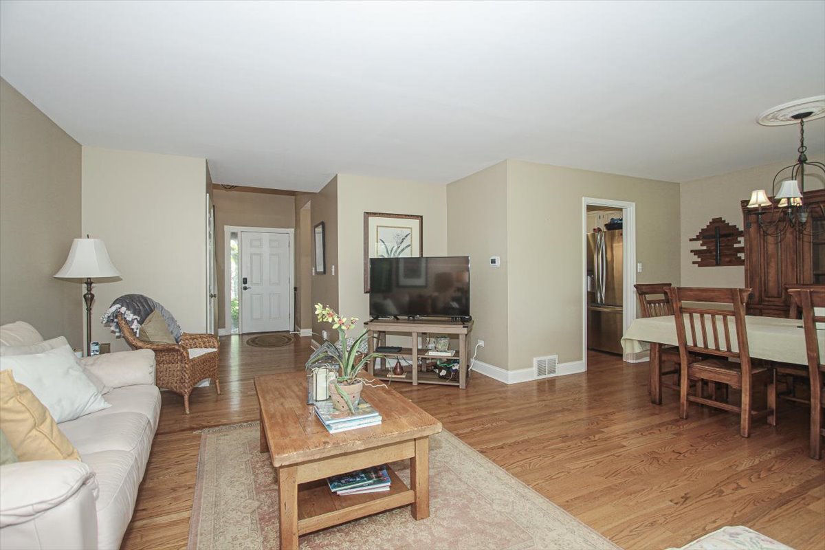 196 Shoreline Road