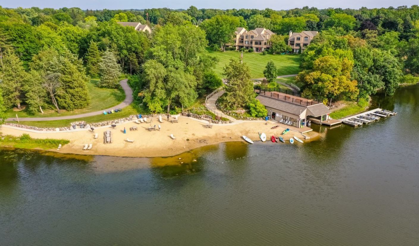 358 Indian Point Road N Unit: 871