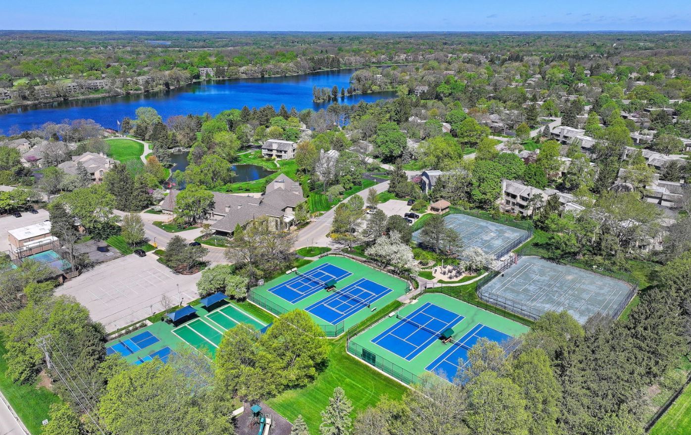 358 Indian Point Road N Unit: 871