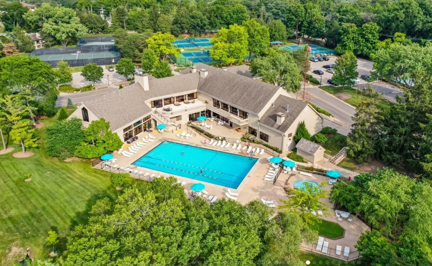 358 Indian Point Road N Unit: 871