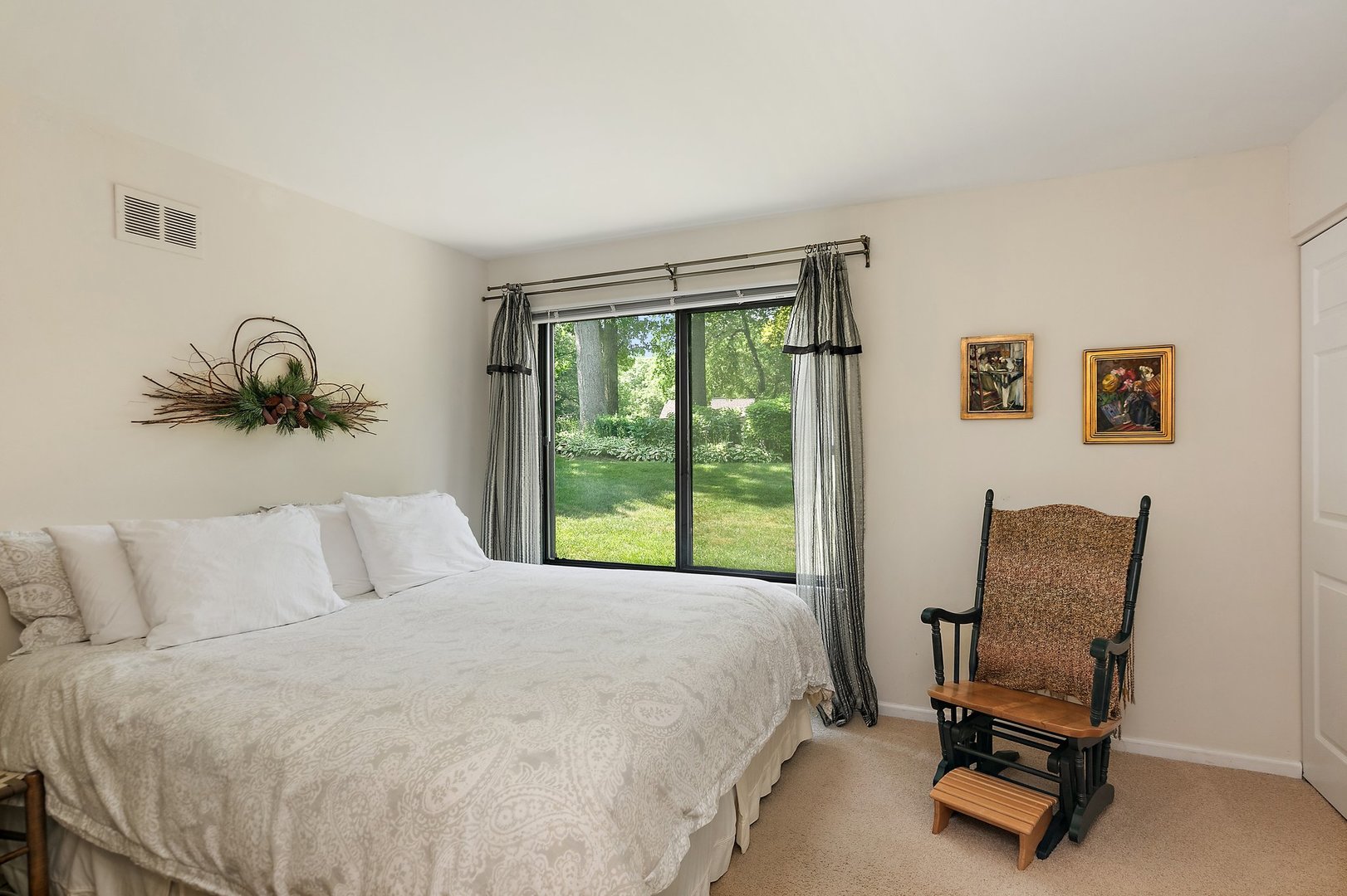 434C Woodview Road Unit: C