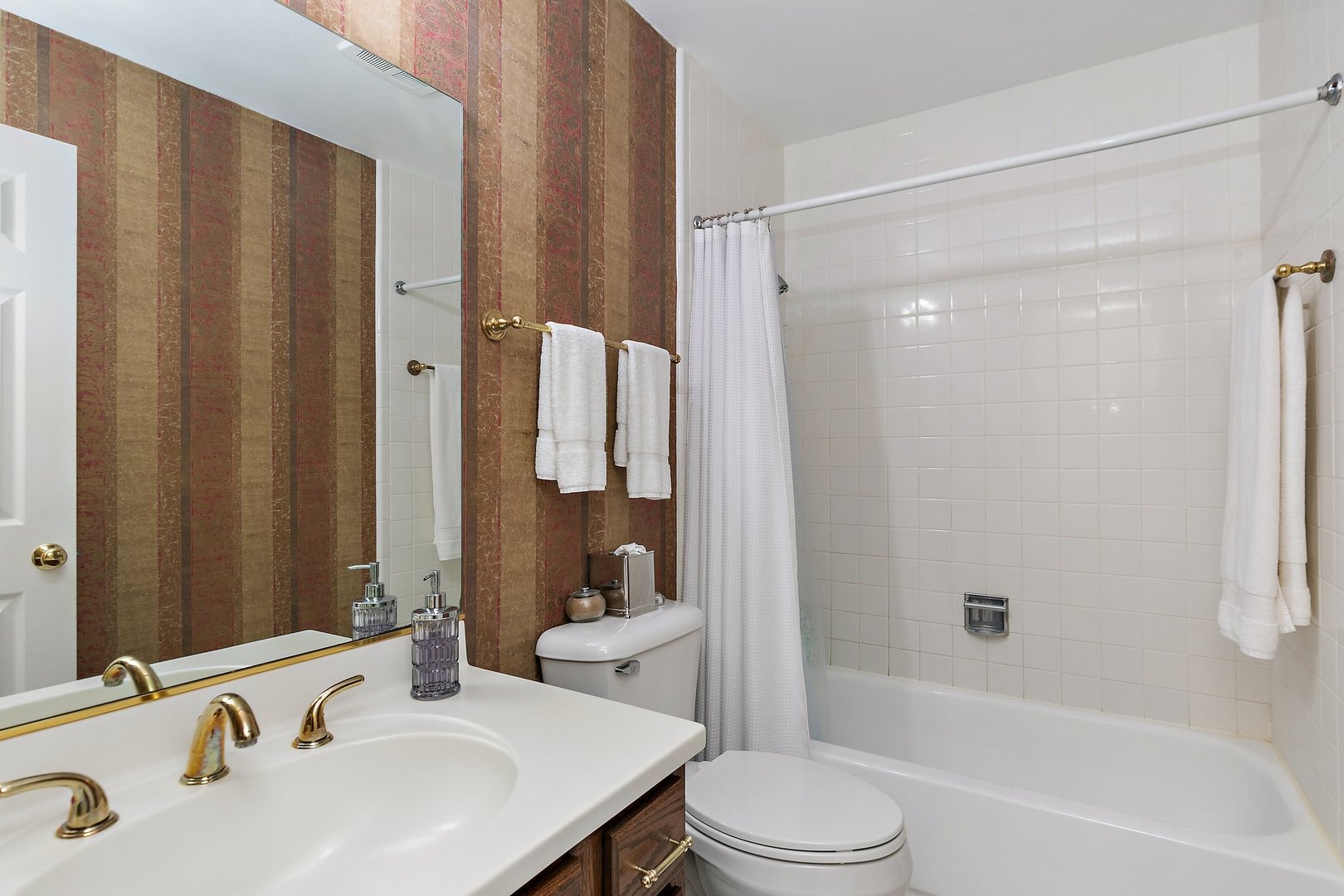 434C Woodview Road Unit: C