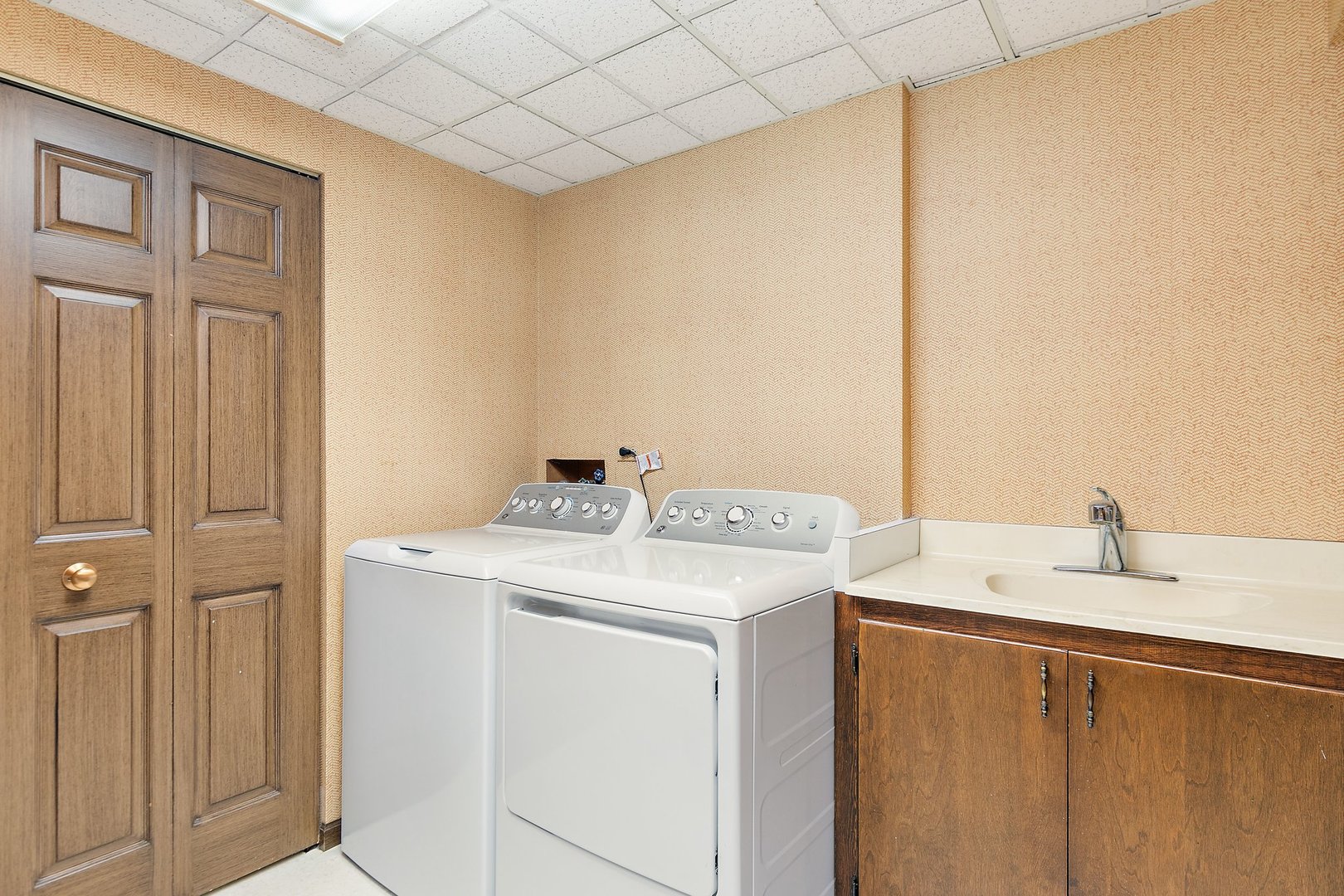 434C Woodview Road Unit: C