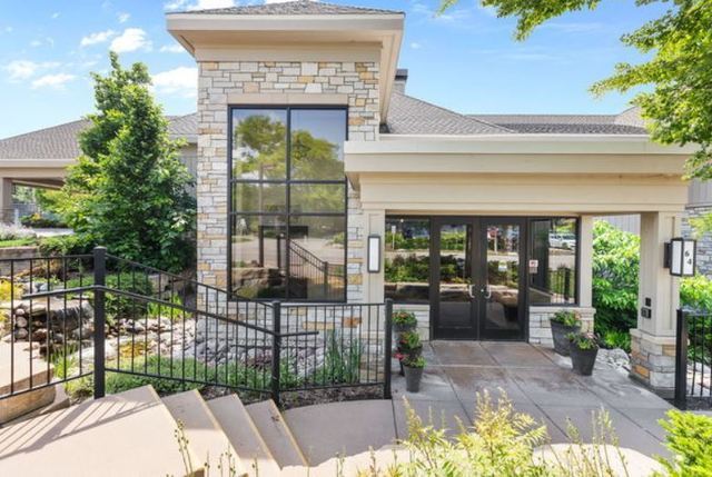 802 Golf Lane Unit: 994
