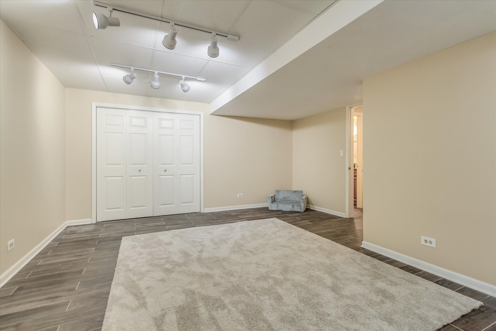 970 LONGMEADOW Court