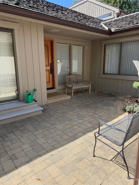 59 W Thornhill Lane