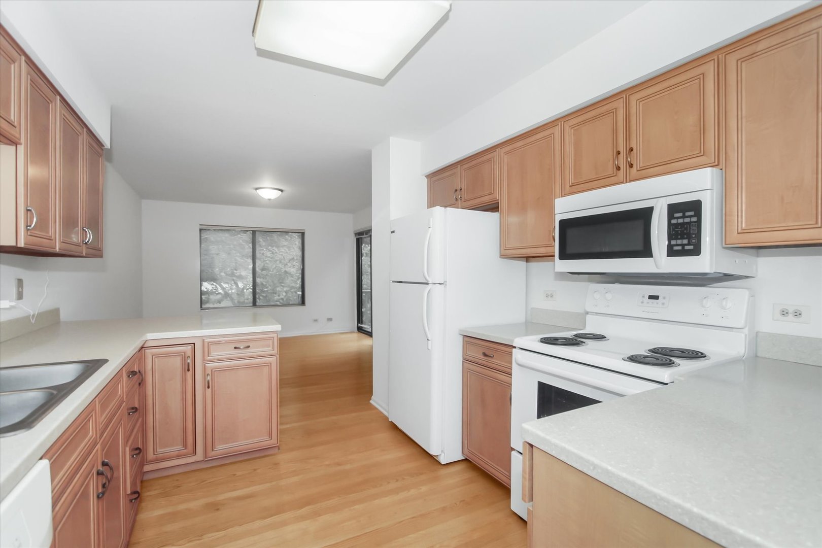 928 LONGMEADOW Court Unit: 1016