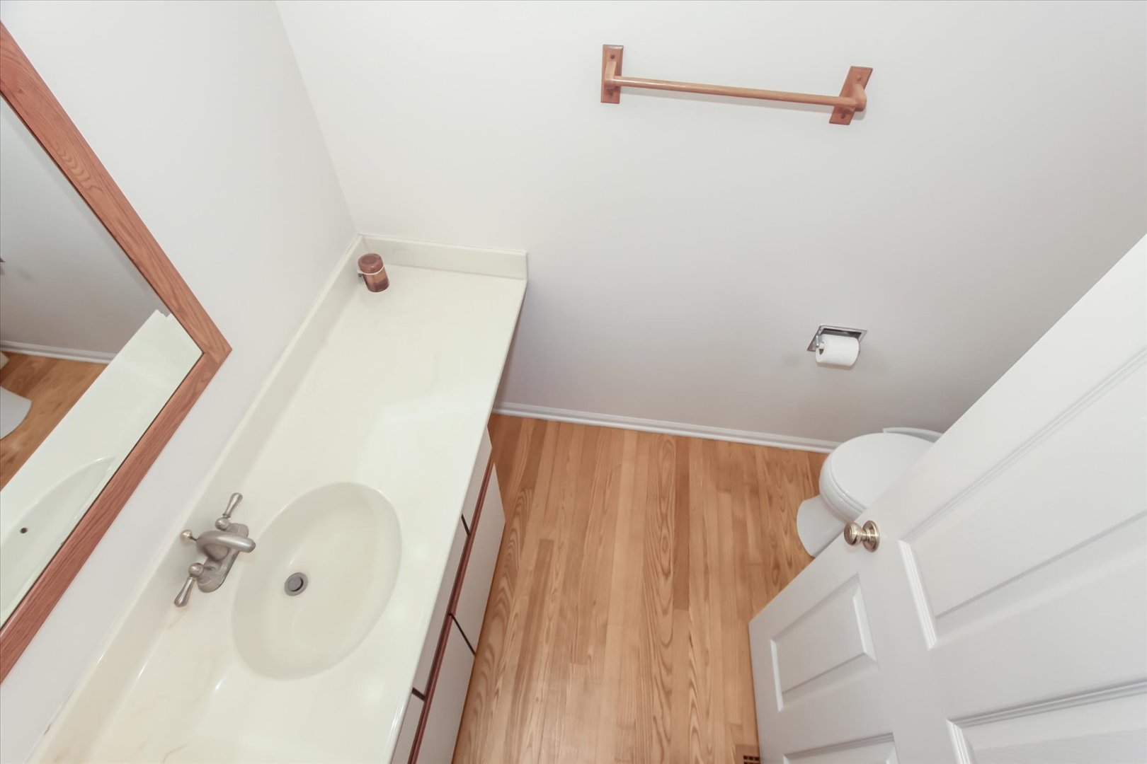 928 LONGMEADOW Court Unit: 1016