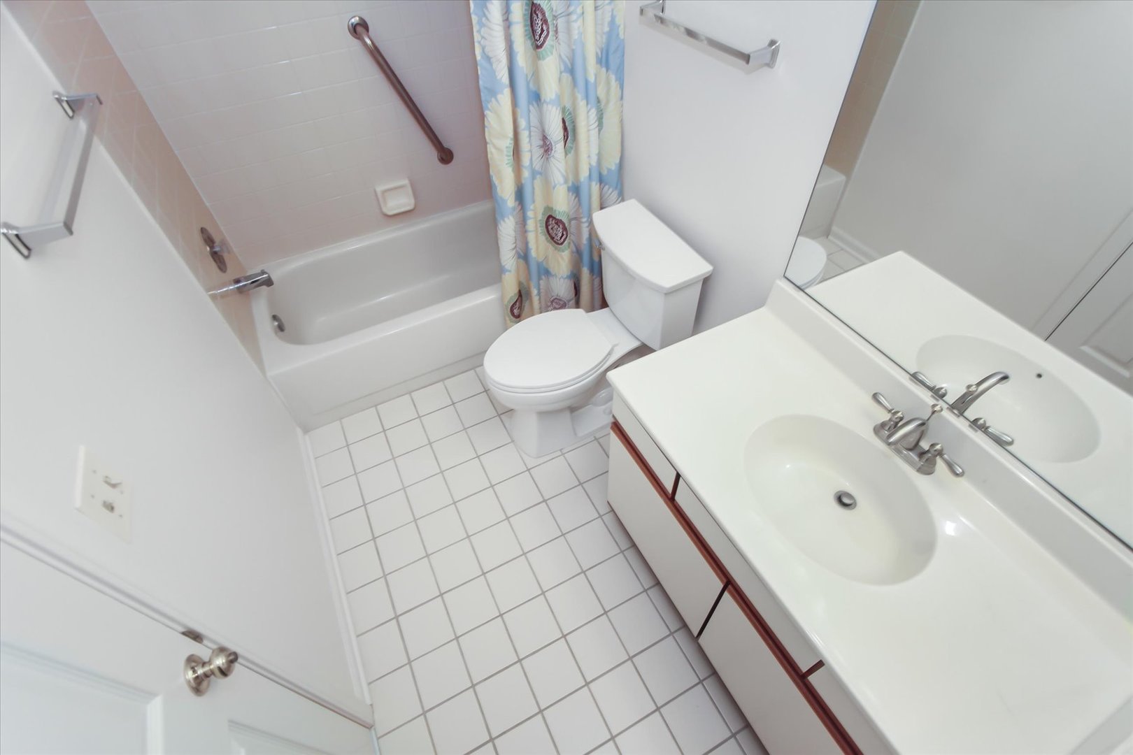 928 LONGMEADOW Court Unit: 1016
