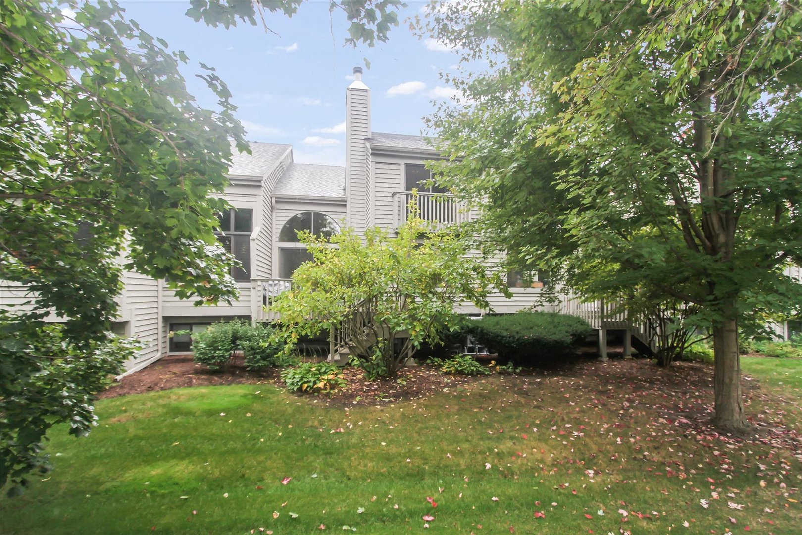 928 LONGMEADOW Court Unit: 1016