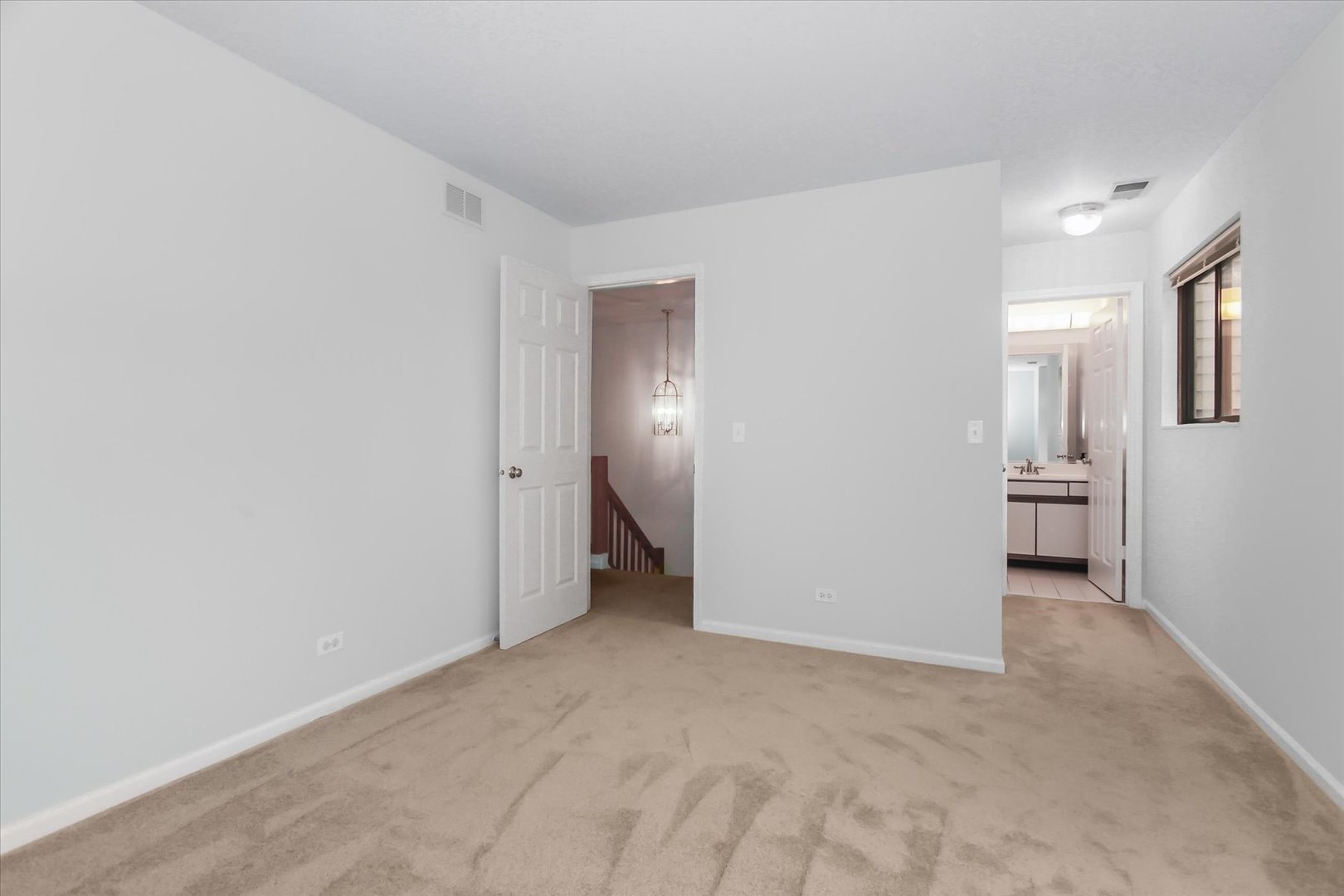 928 LONGMEADOW Court Unit: 1016